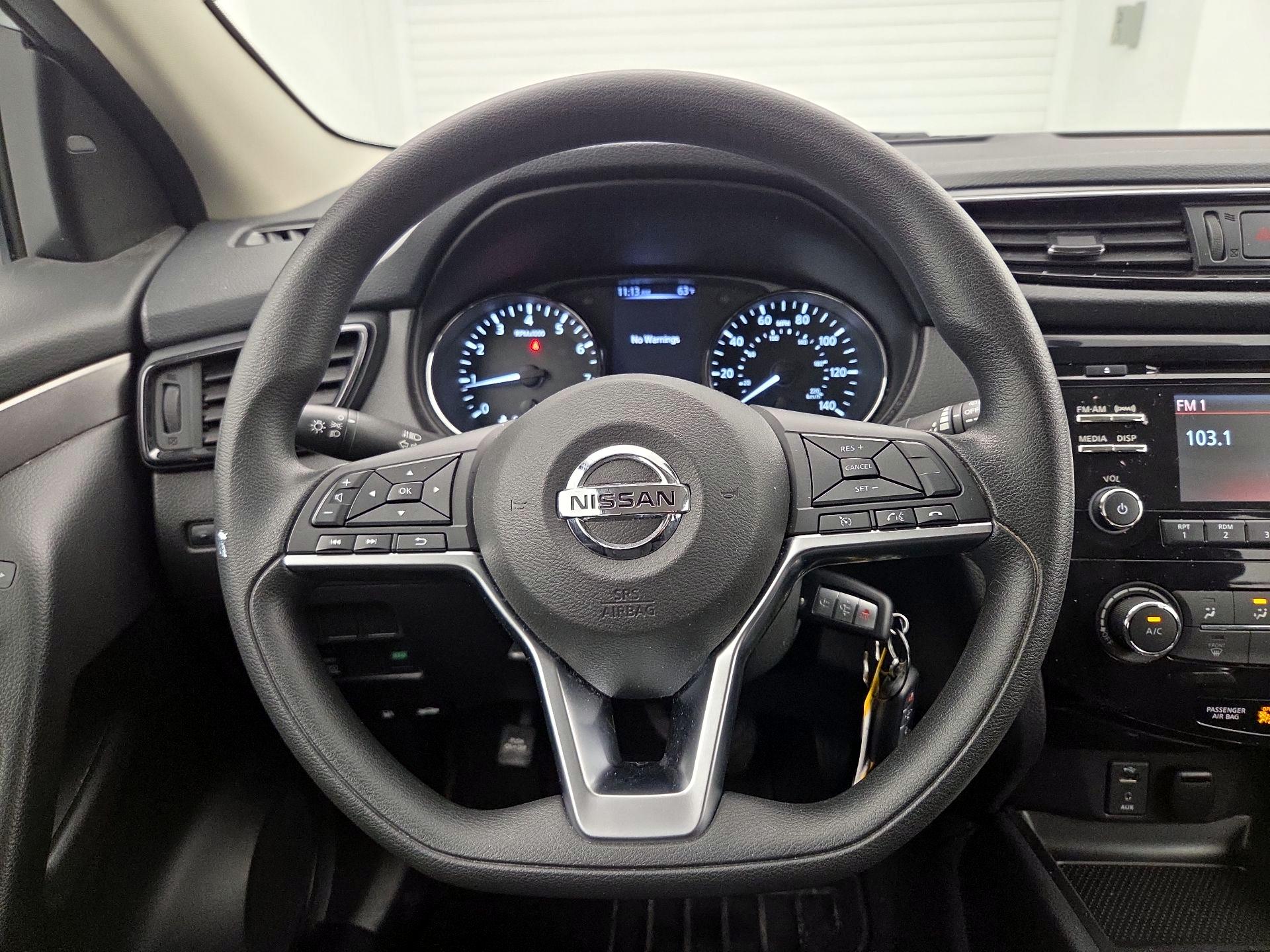 Thumbnail: 2018 Nissan Rogue Sport - 10