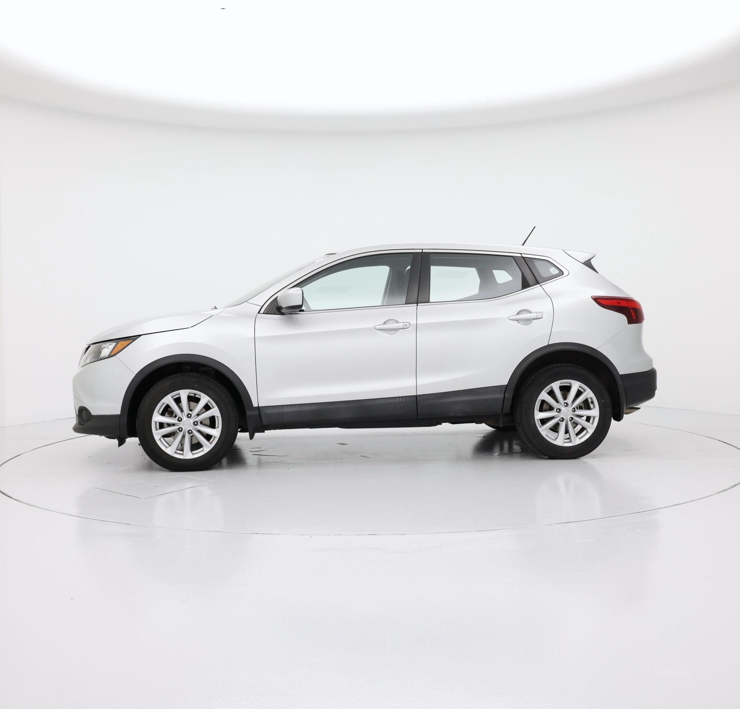 Thumbnail: 2018 Nissan Rogue Sport - 3