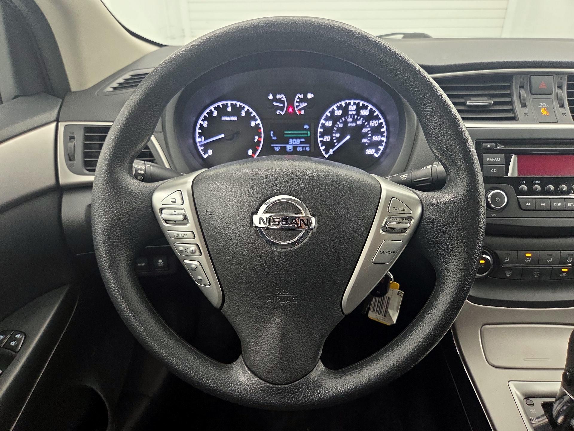 Thumbnail: 2015 Nissan Sentra - 10