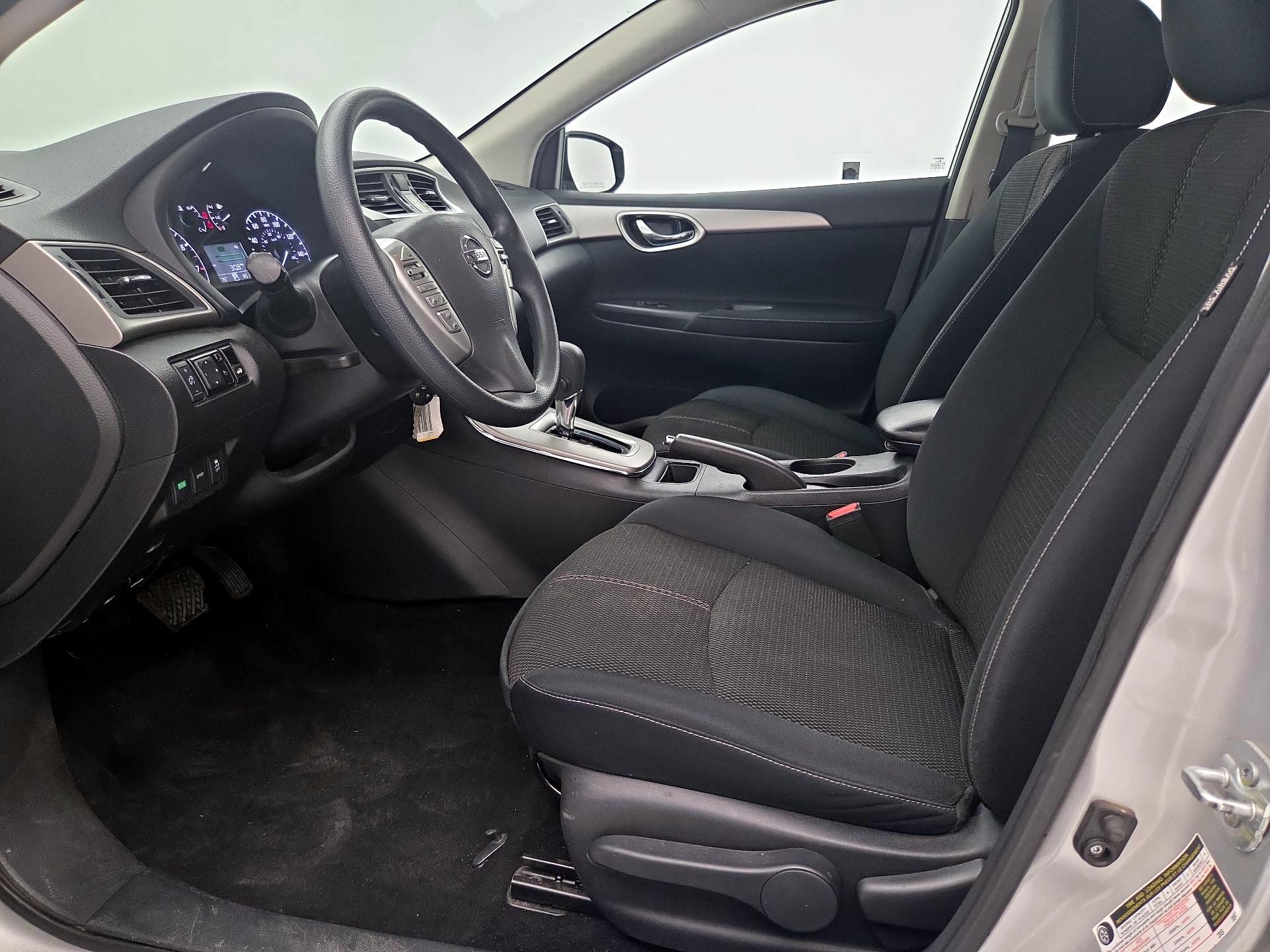 Thumbnail: 2015 Nissan Sentra - 11