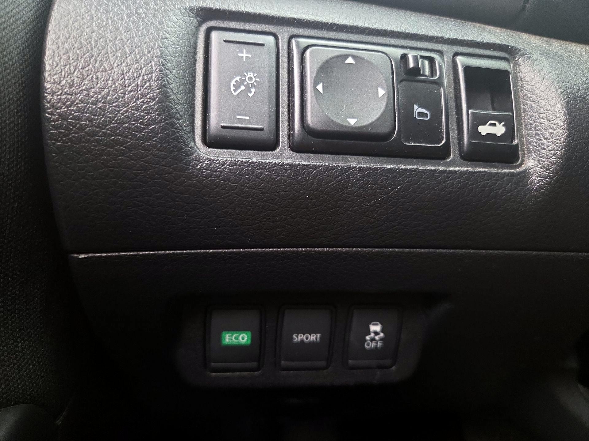 Thumbnail: 2015 Nissan Sentra - 13