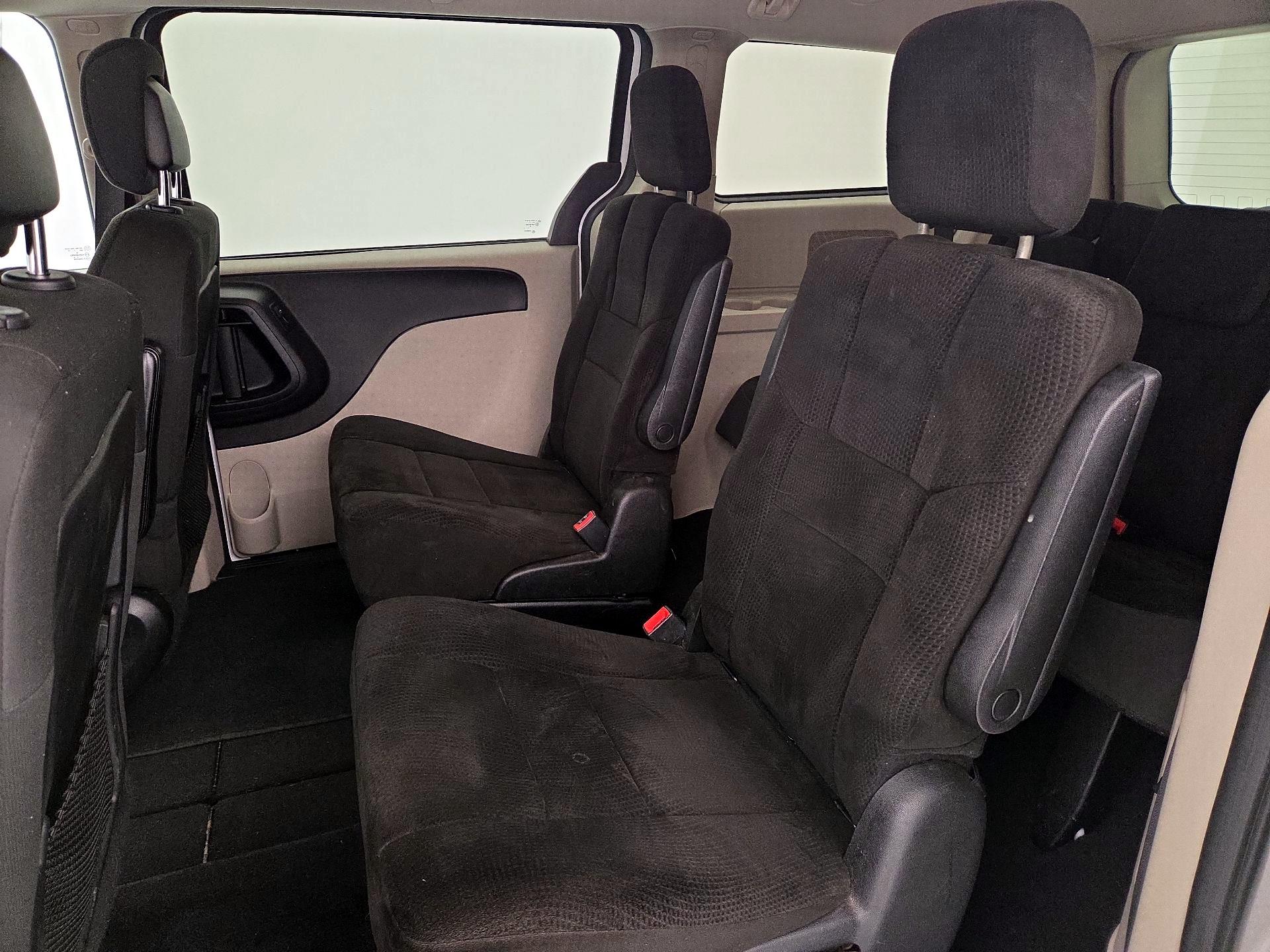Thumbnail: 2018 Dodge Grand Caravan - 19