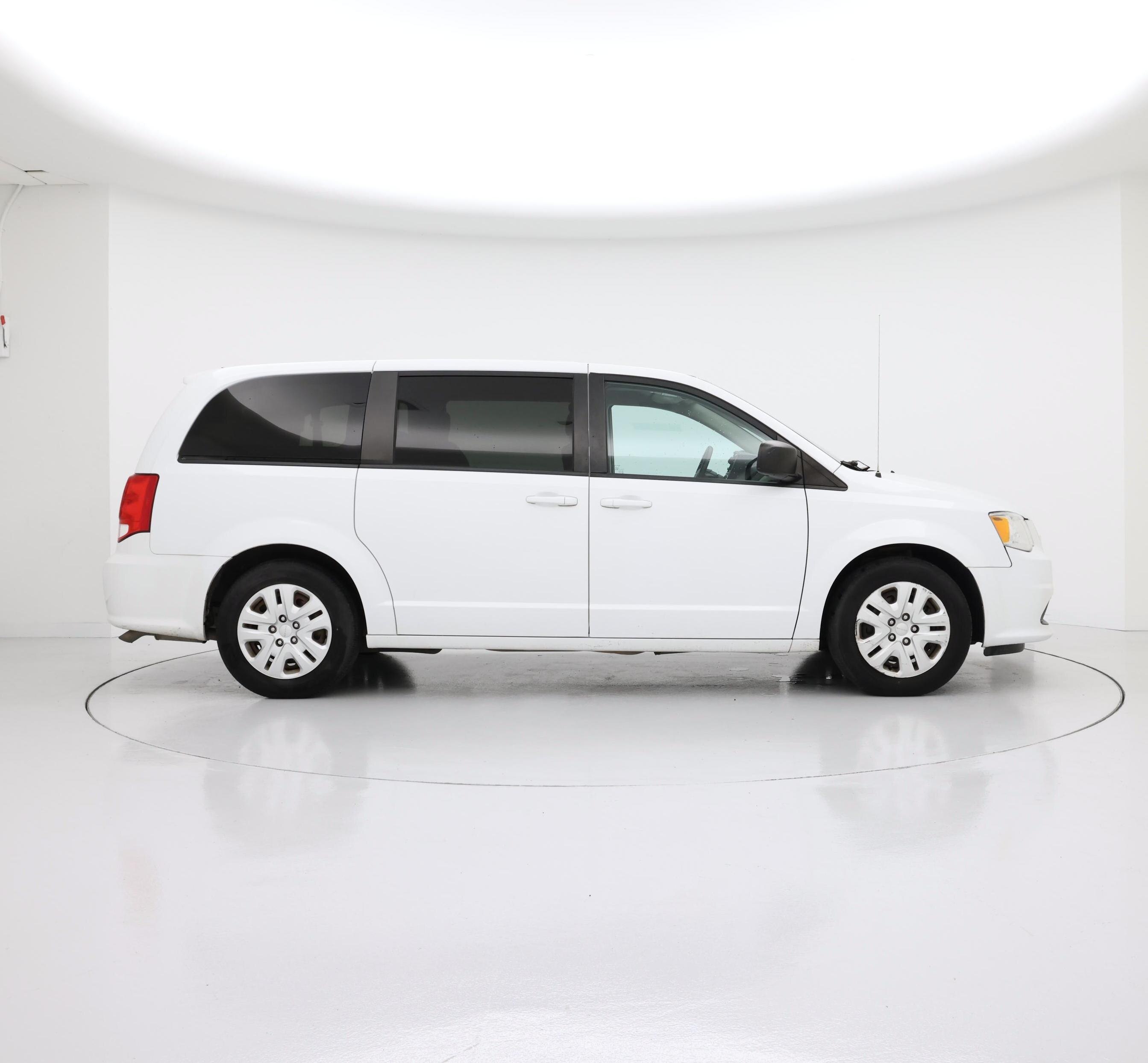 Thumbnail: 2018 Dodge Grand Caravan - 7