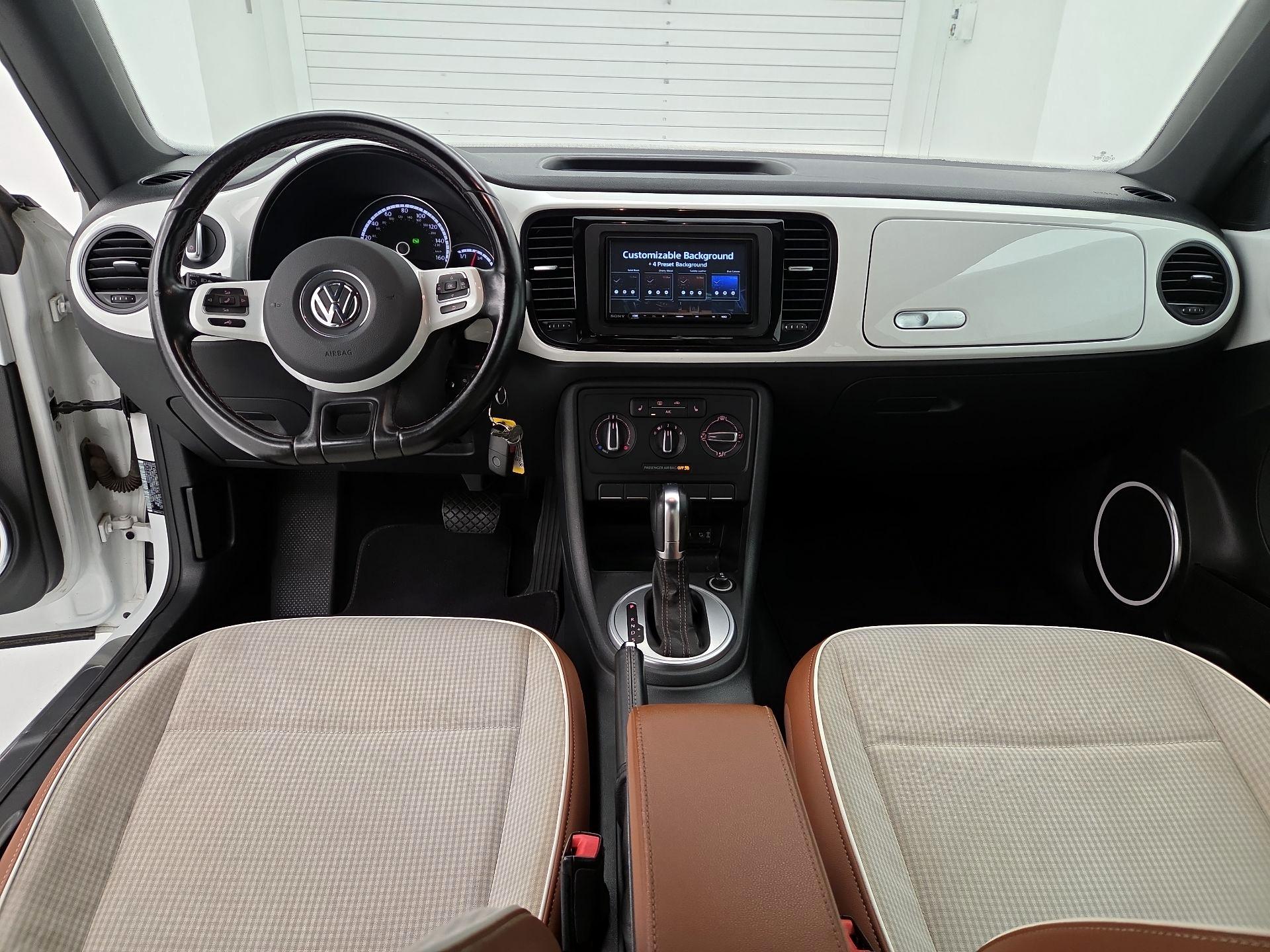 Thumbnail: 2016 Volkswagen Beetle - 9