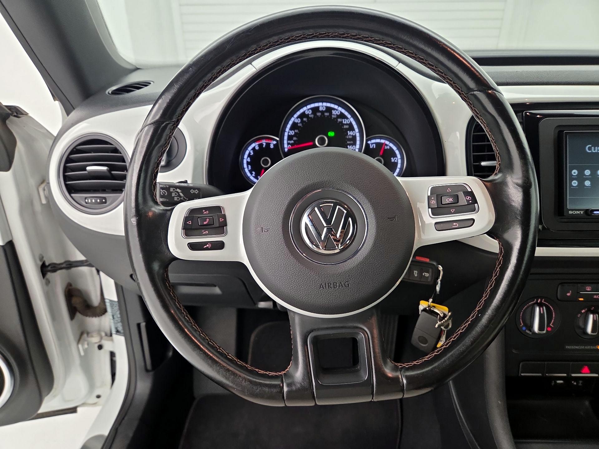 Thumbnail: 2016 Volkswagen Beetle - 10