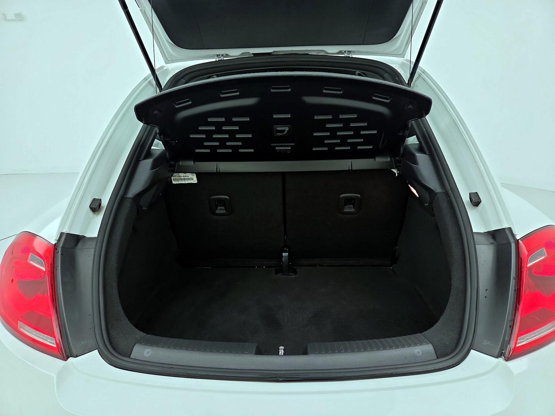 Thumbnail: 2016 Volkswagen Beetle - 19