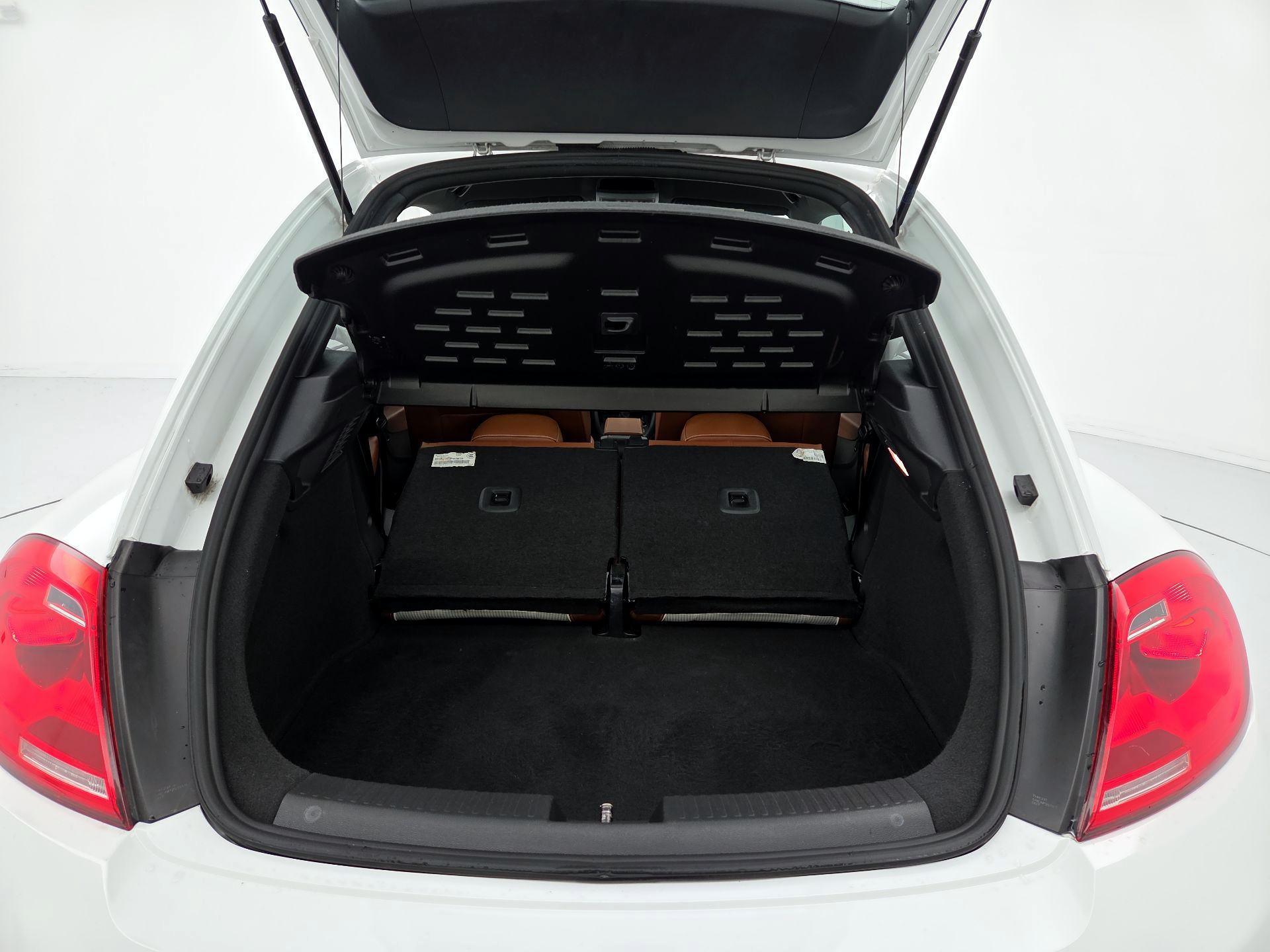 Thumbnail: 2016 Volkswagen Beetle - 20