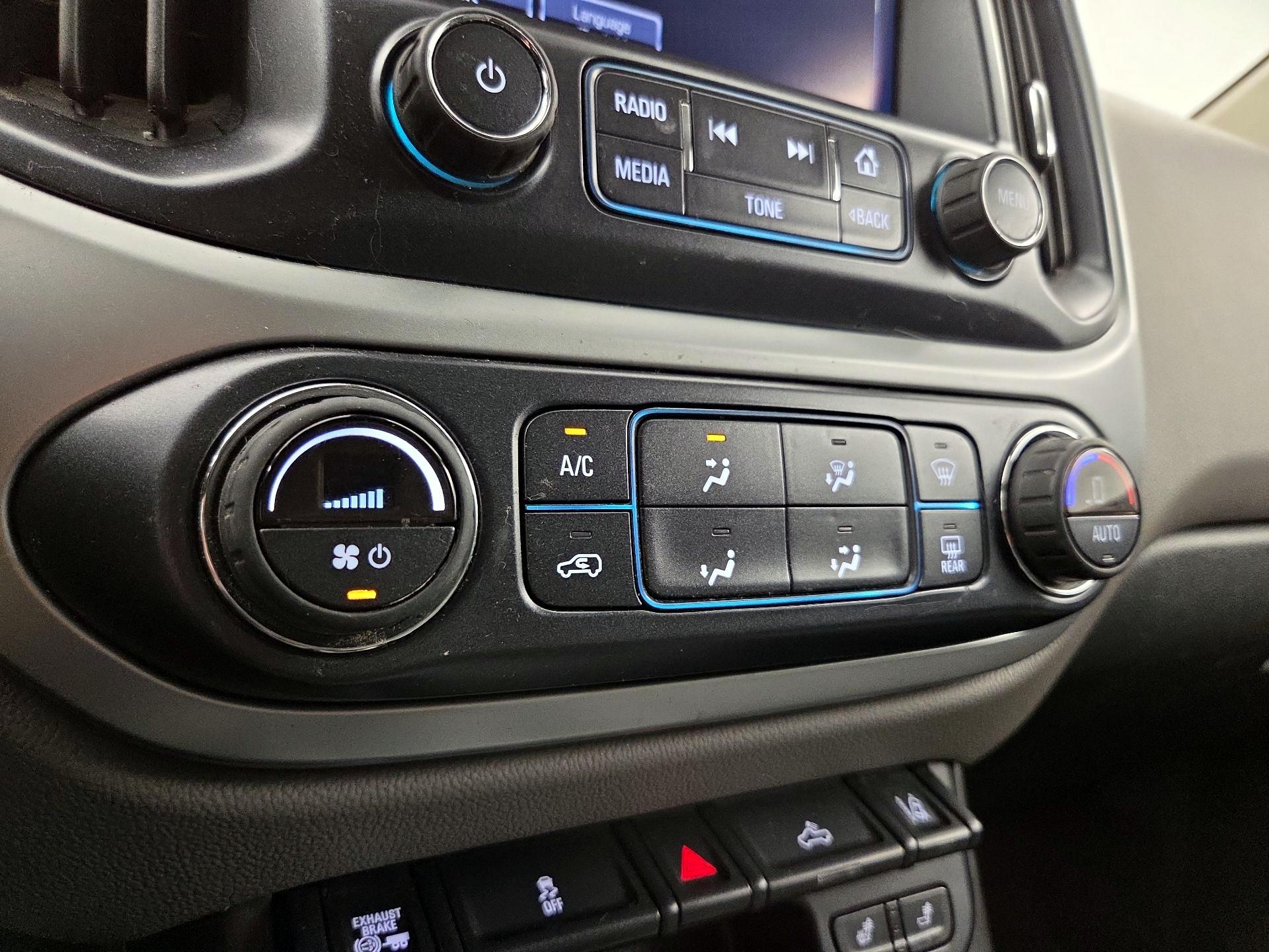 Thumbnail: 2016 Chevrolet Colorado - 17