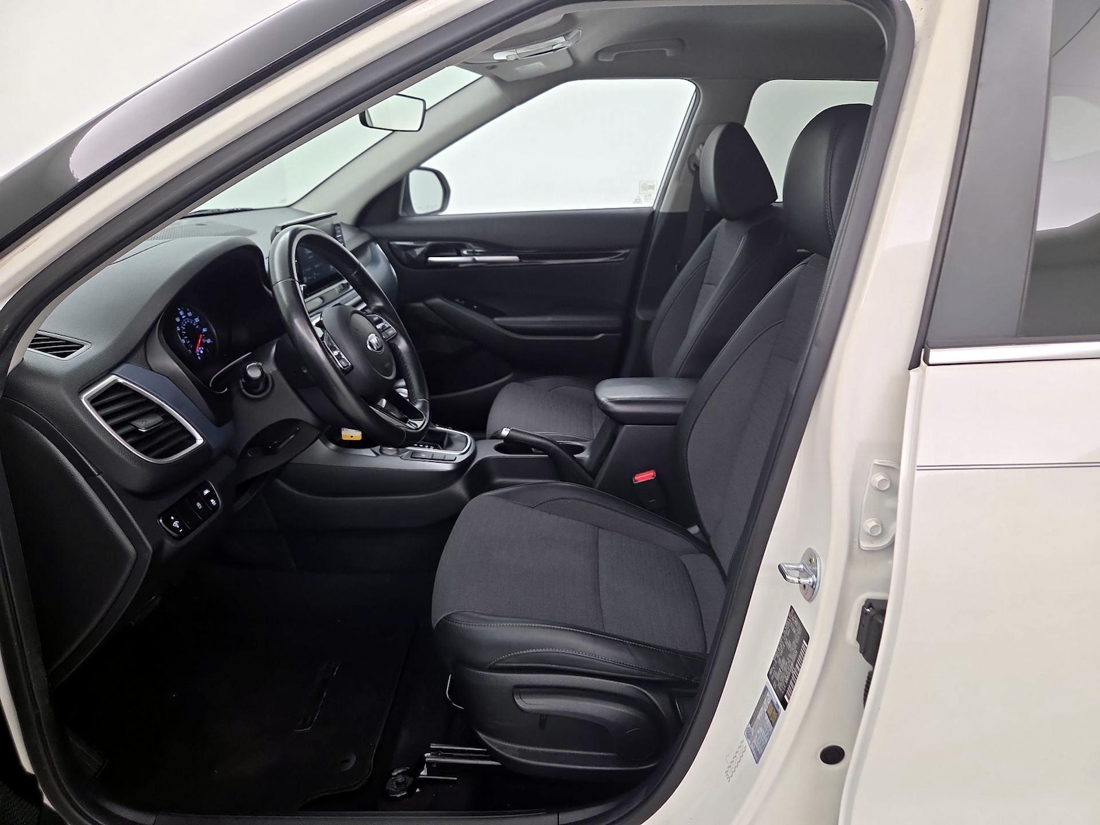 2021 Kia Seltos S - Photo 12