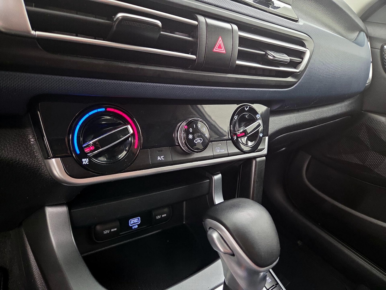 2021 Kia Seltos S - Photo 17