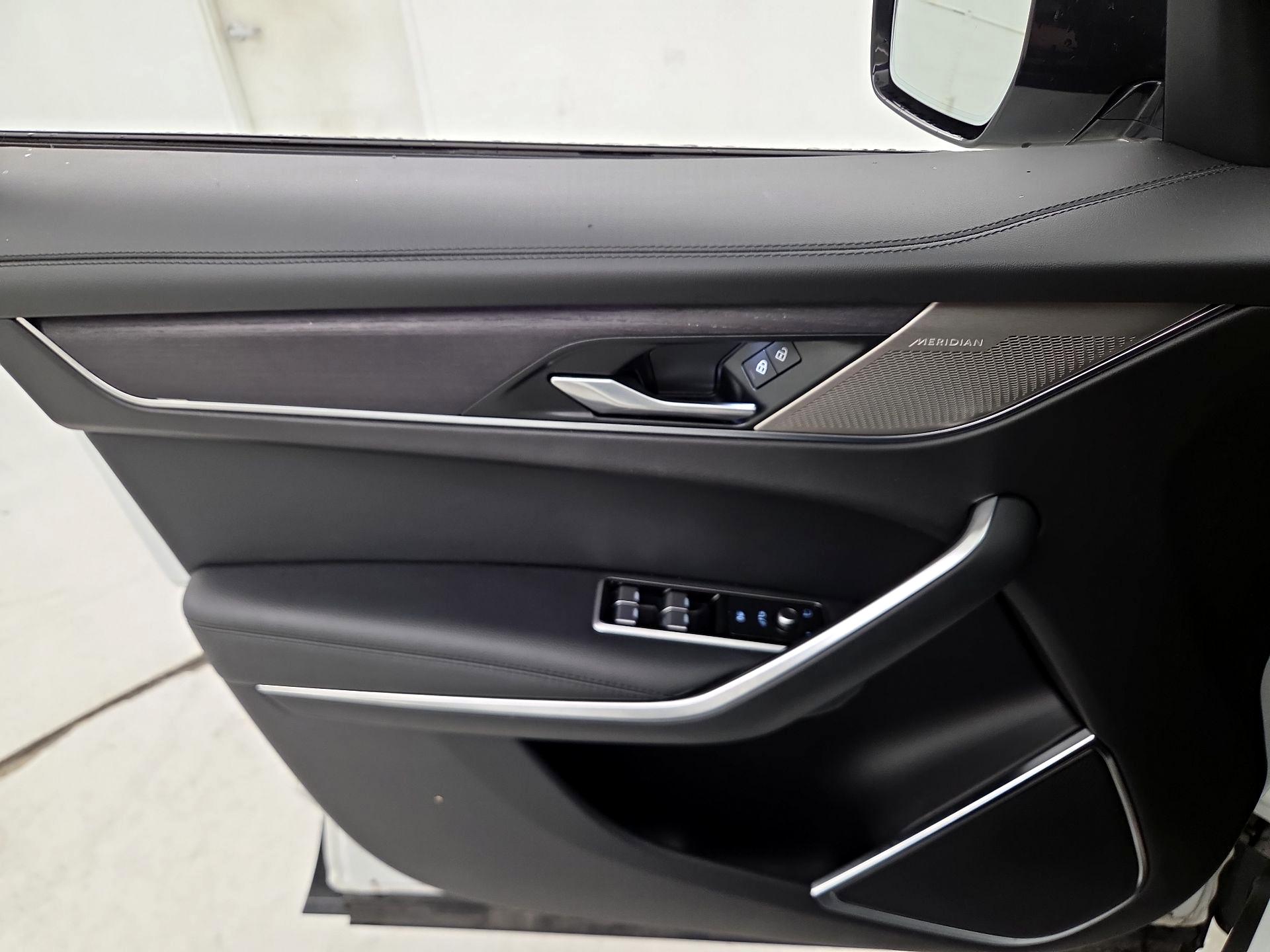 Thumbnail: 2022 Jaguar F-Pace - 12