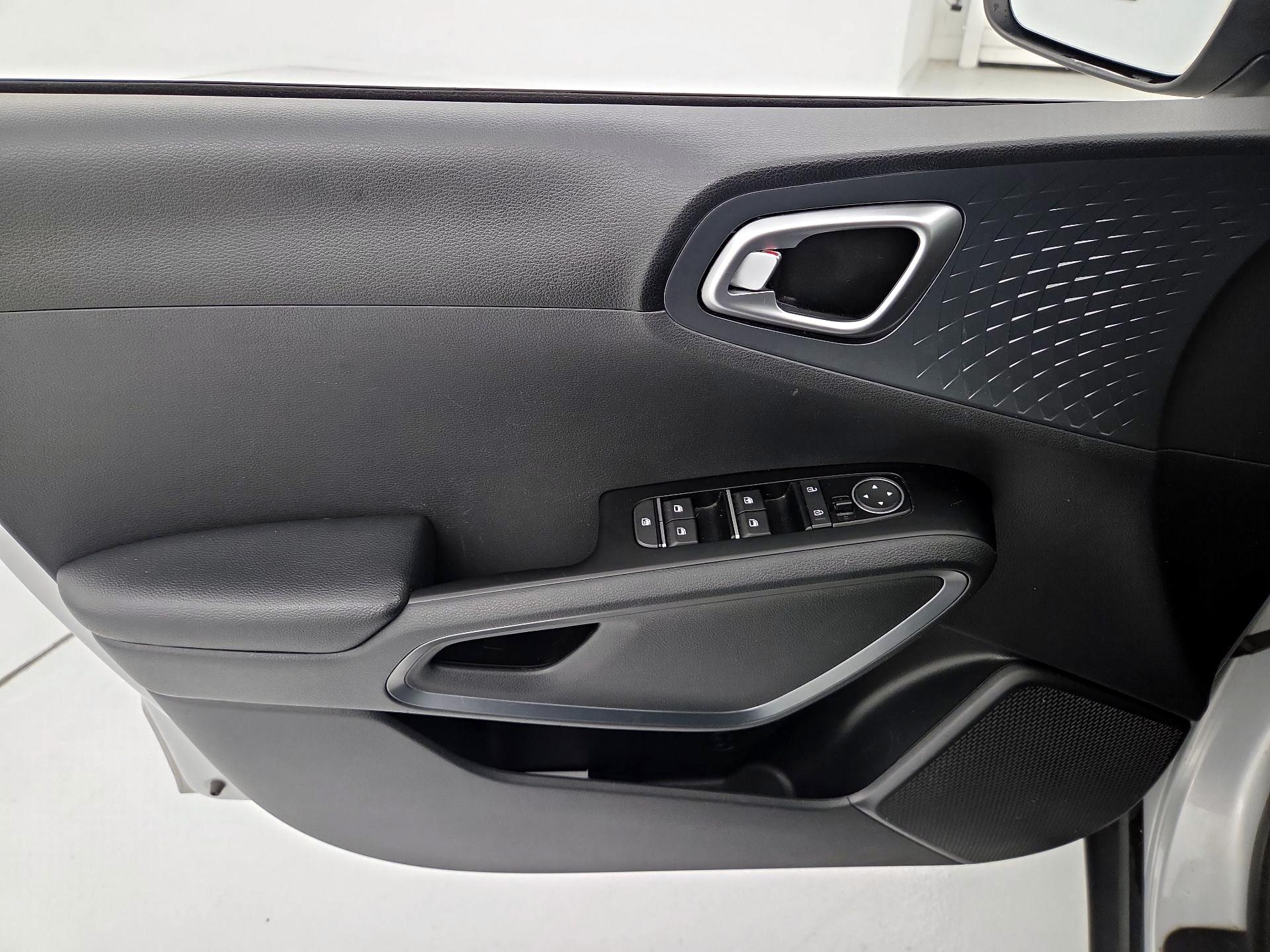 Thumbnail: 2020 Kia Soul - 12