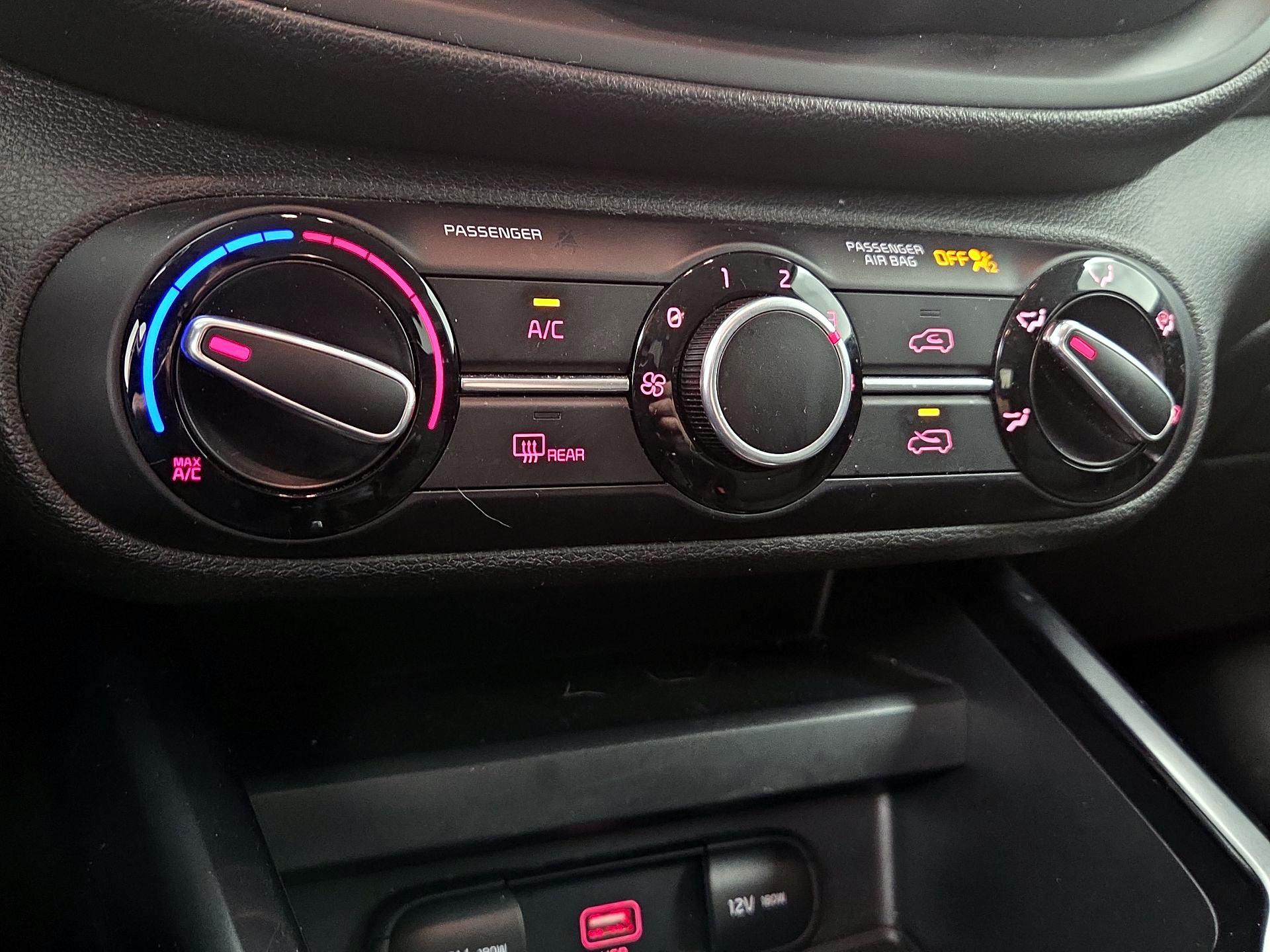Thumbnail: 2020 Kia Soul - 16