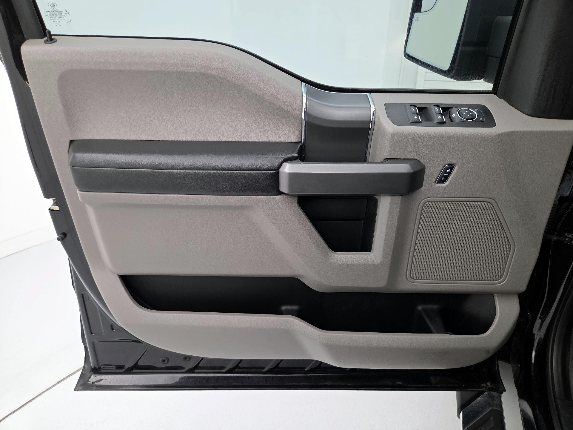 Thumbnail: 2017 Ford F-150 - 12