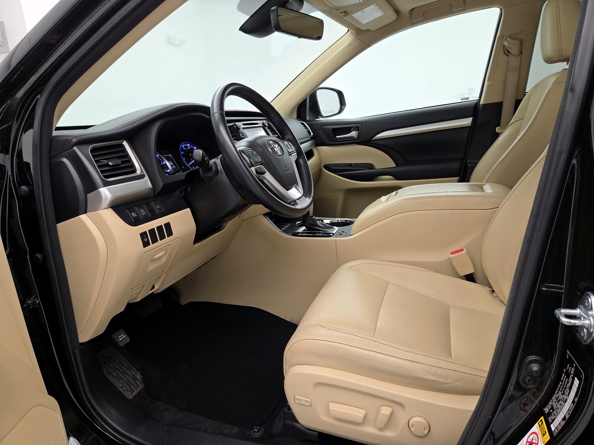 Thumbnail: 2017 Toyota Highlander - 11