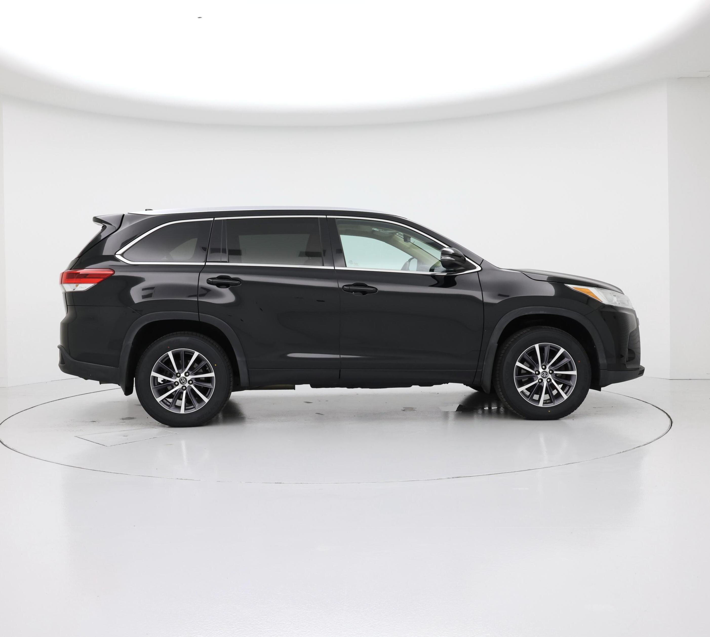 Thumbnail: 2017 Toyota Highlander - 7