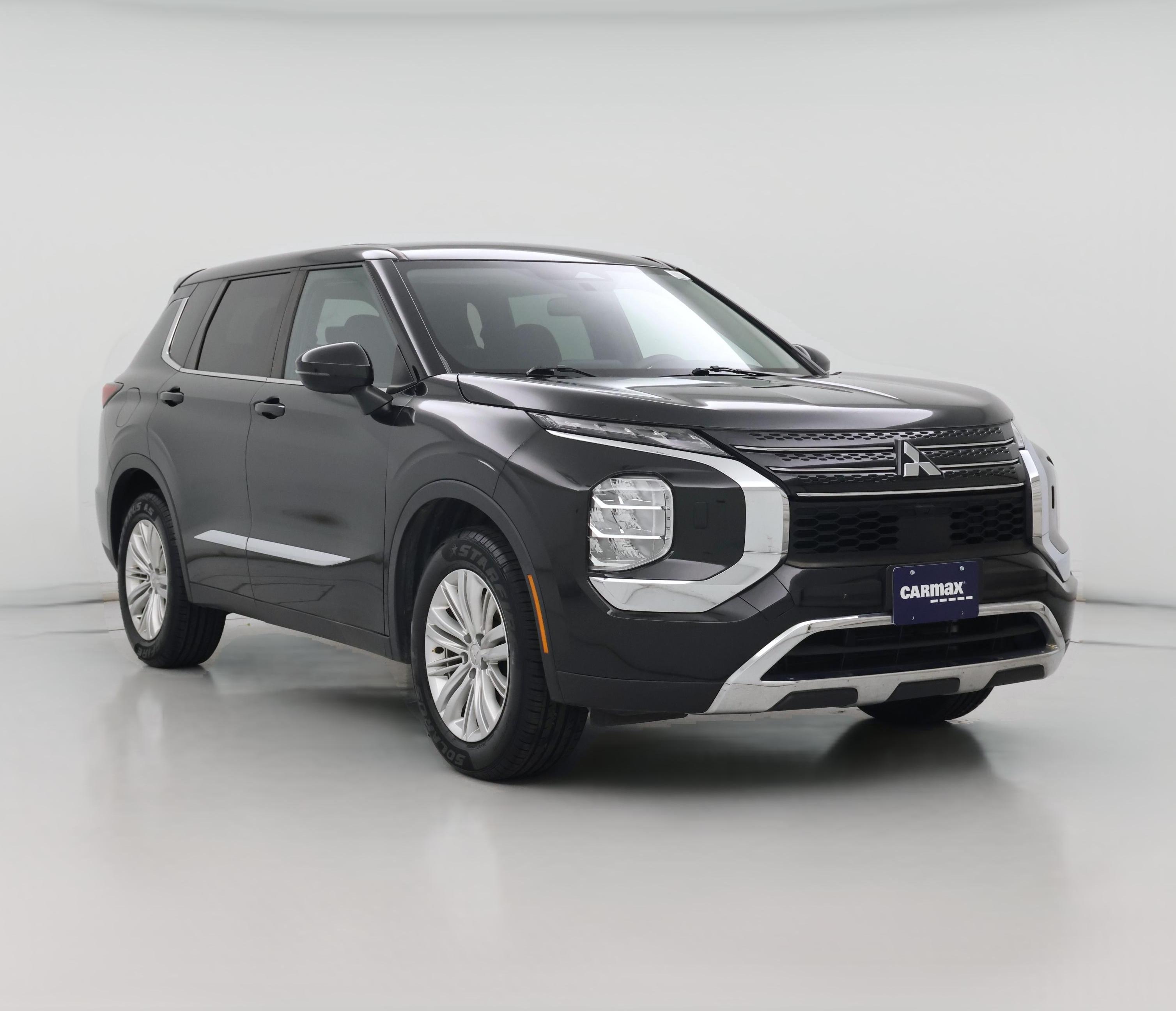 Thumbnail: 2022 Mitsubishi Outlander - 1