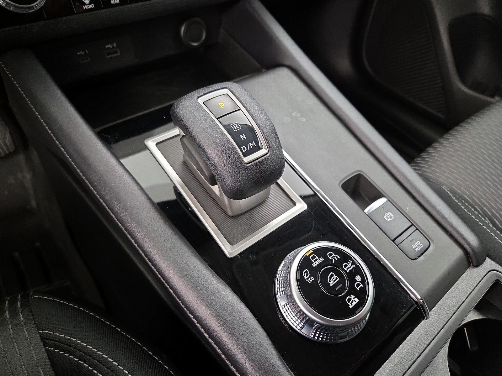 2022 Mitsubishi Outlander ES - Photo 18