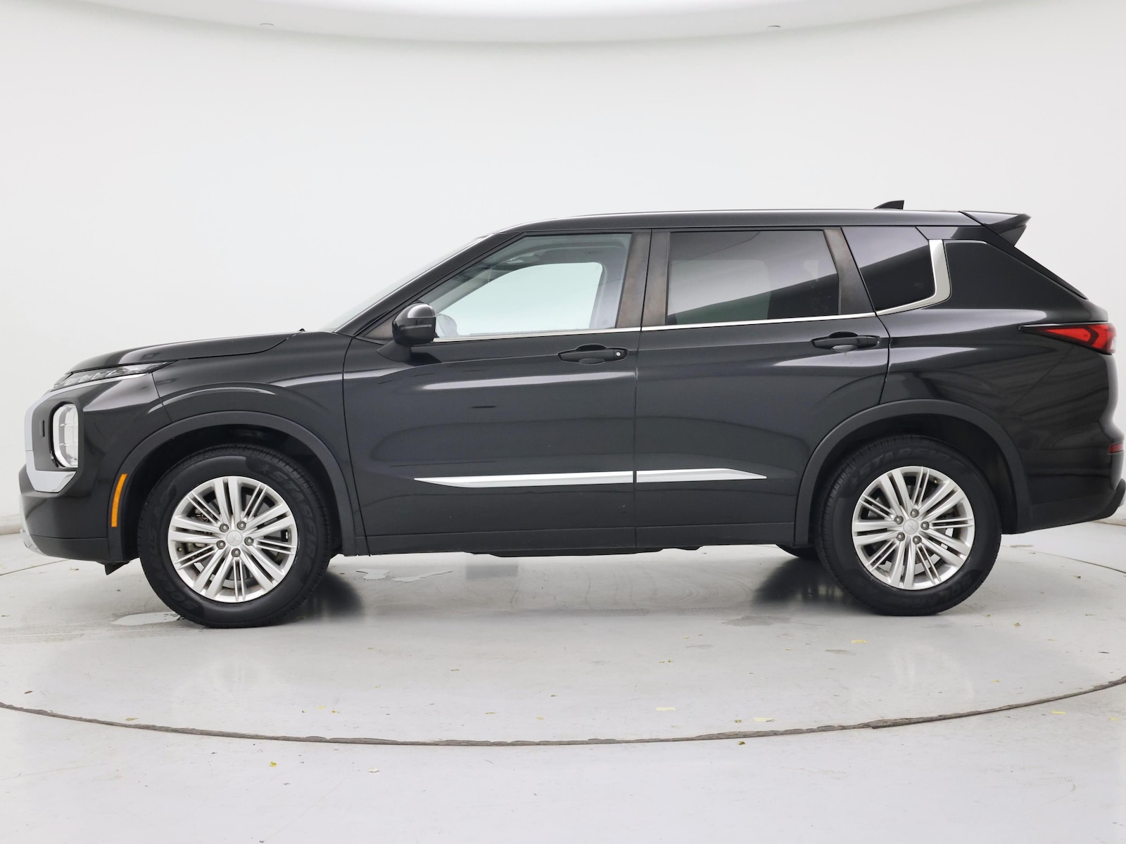 2022 Mitsubishi Outlander ES - Photo 4