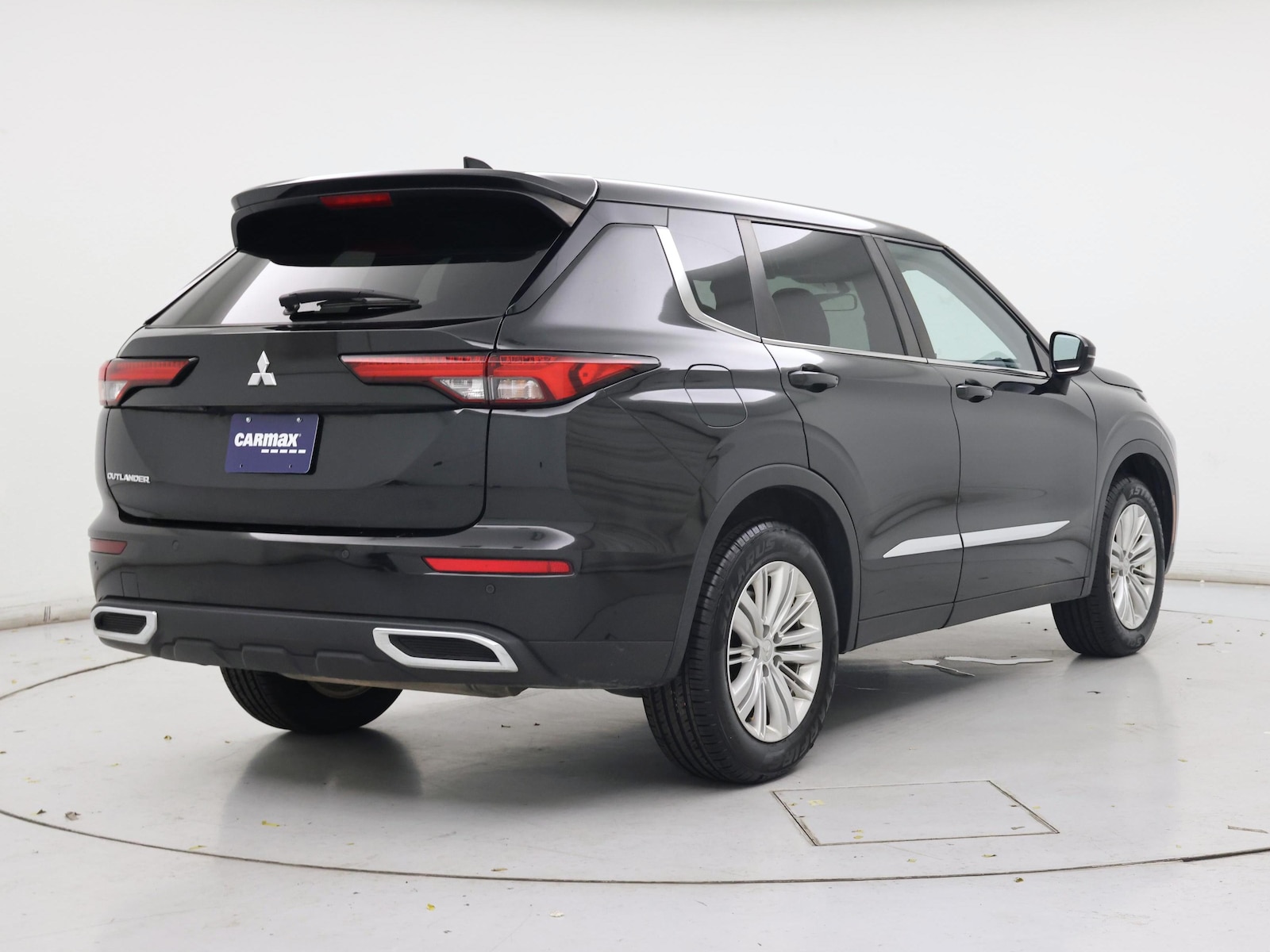 2022 Mitsubishi Outlander ES - Photo 9