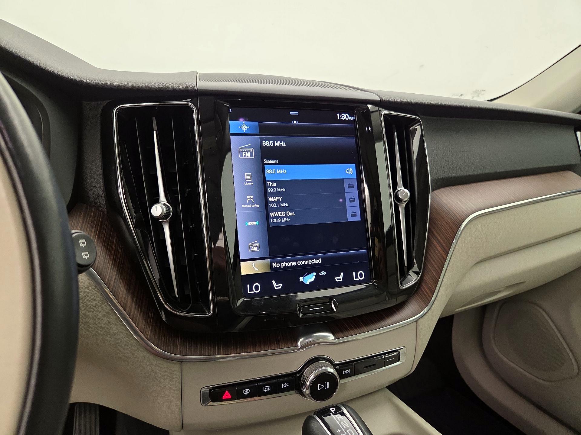 Thumbnail: 2021 Volvo XC60 - 16