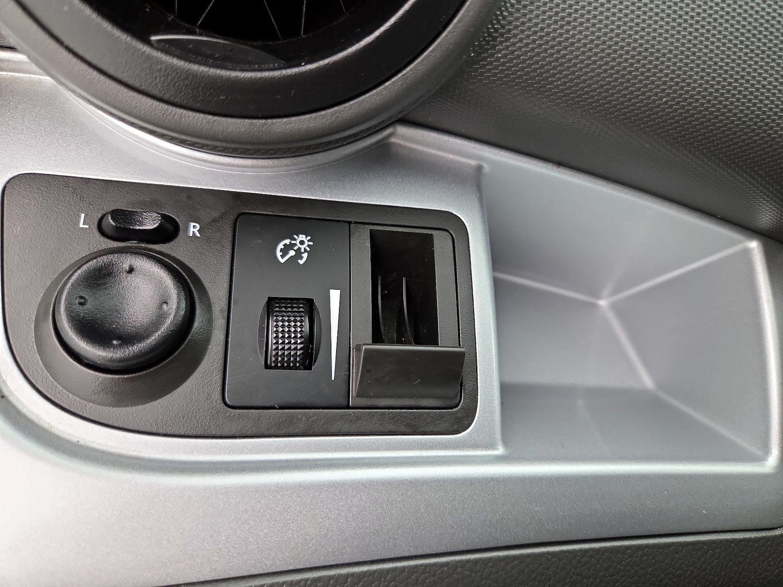 2014 Chevrolet Spark 1LT - Photo 14