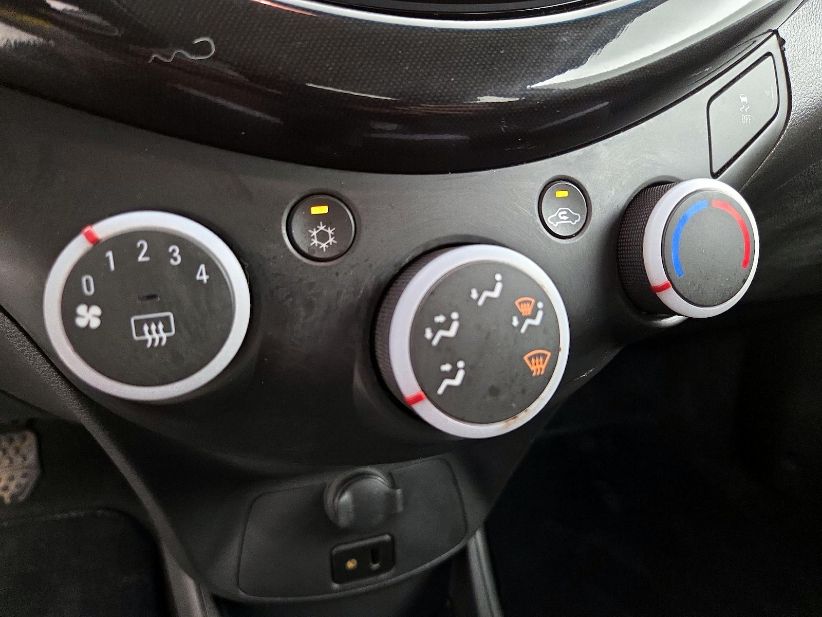 2014 Chevrolet Spark 1LT - Photo 16