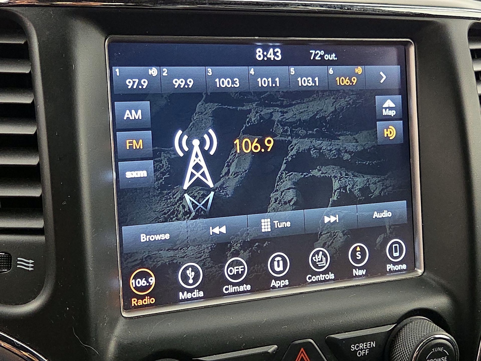 2018 Jeep Grand Cherokee Altitude - Photo 17