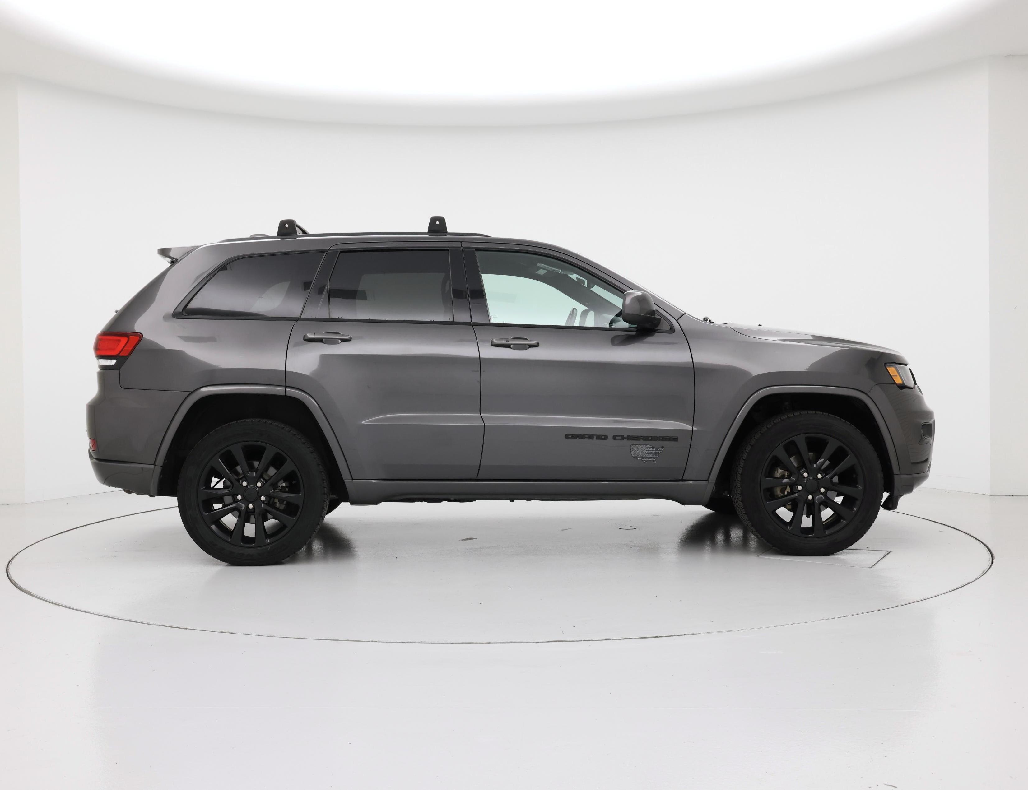 Thumbnail: 2018 Jeep Grand Cherokee - 7