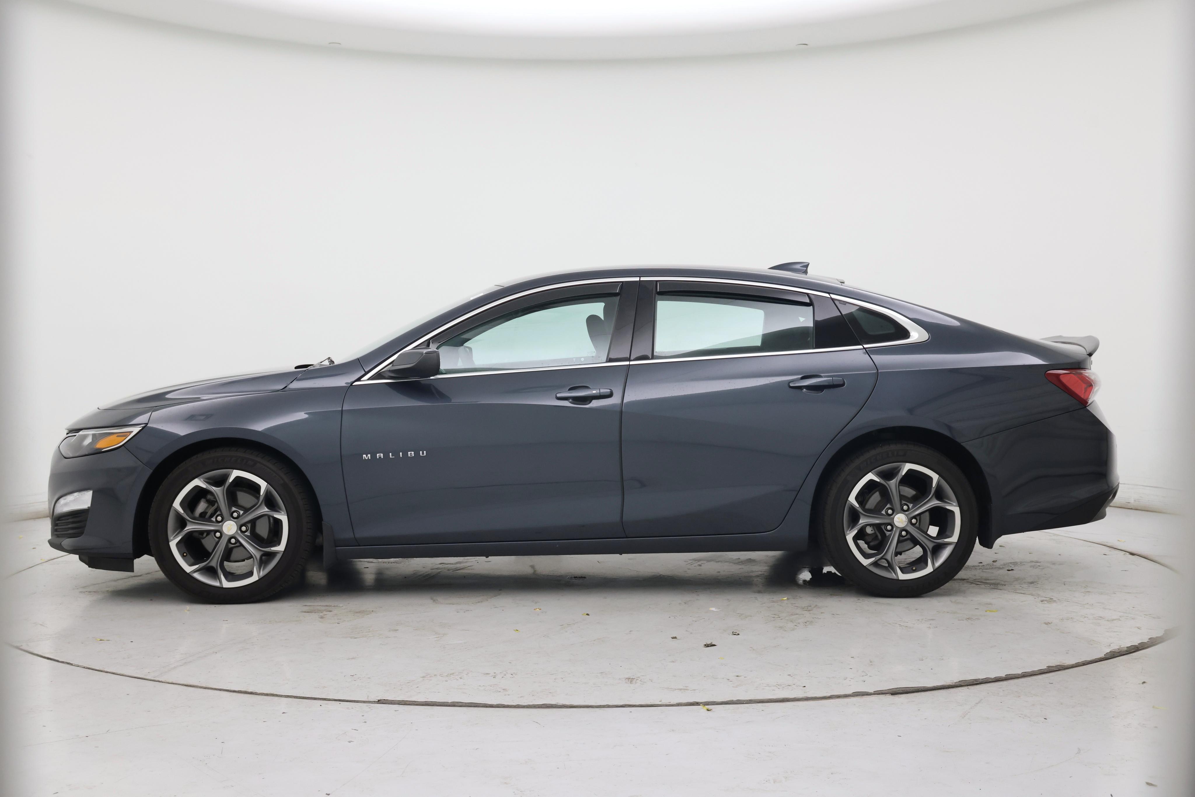Thumbnail: 2020 Chevrolet Malibu - 3