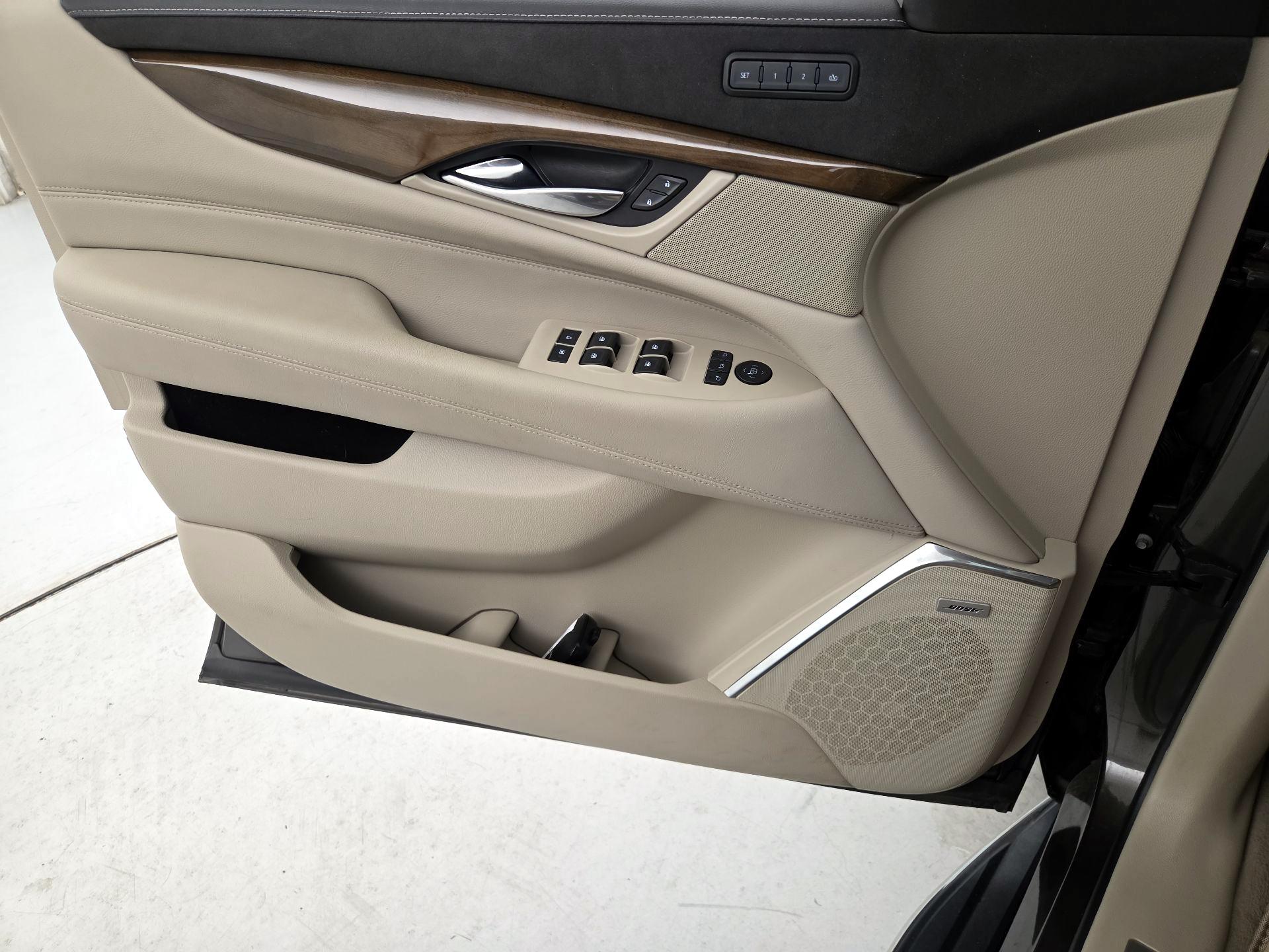 Thumbnail: 2020 Cadillac Escalade - 12