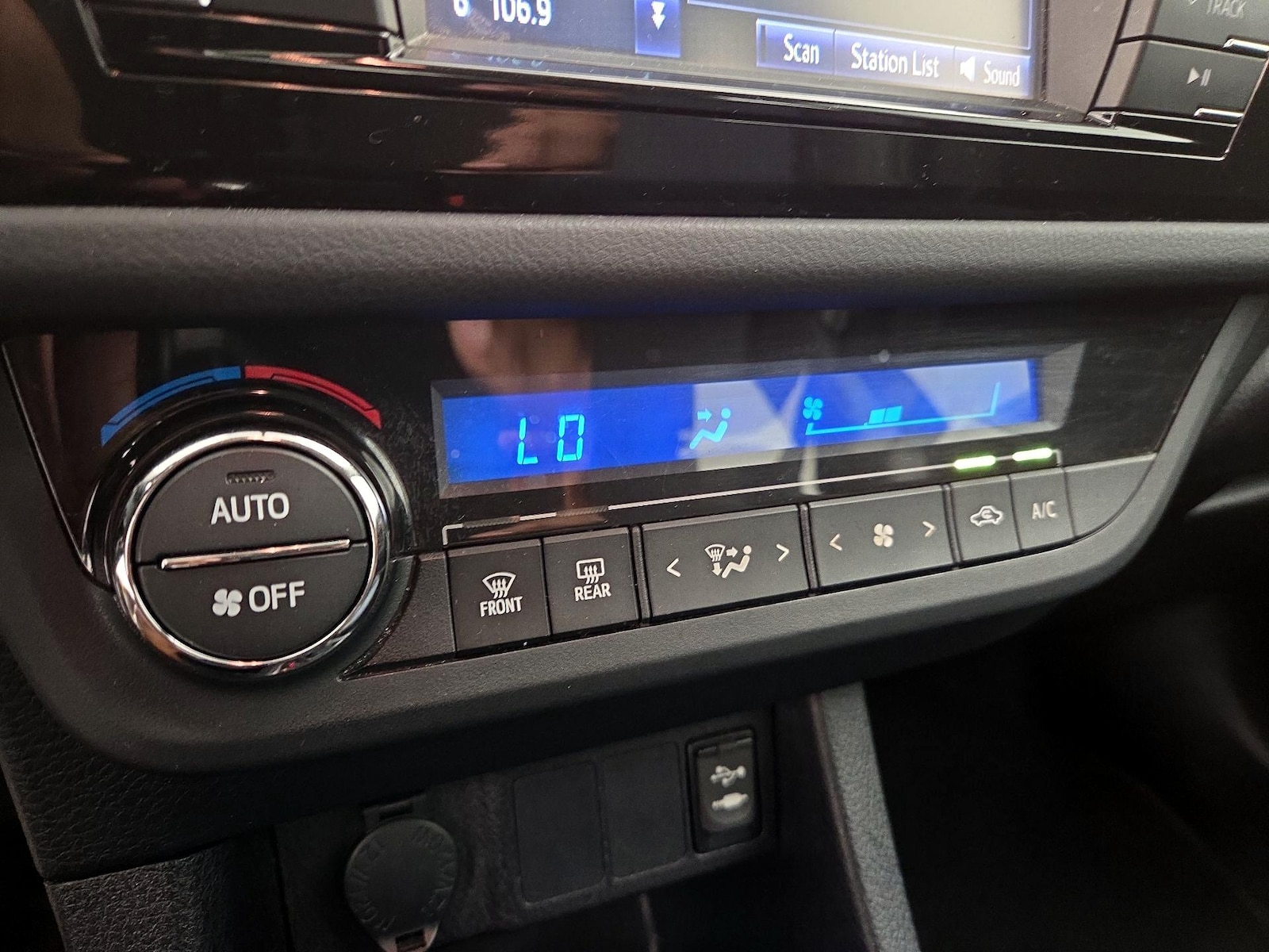 2016 Toyota Corolla S Plus - Photo 17