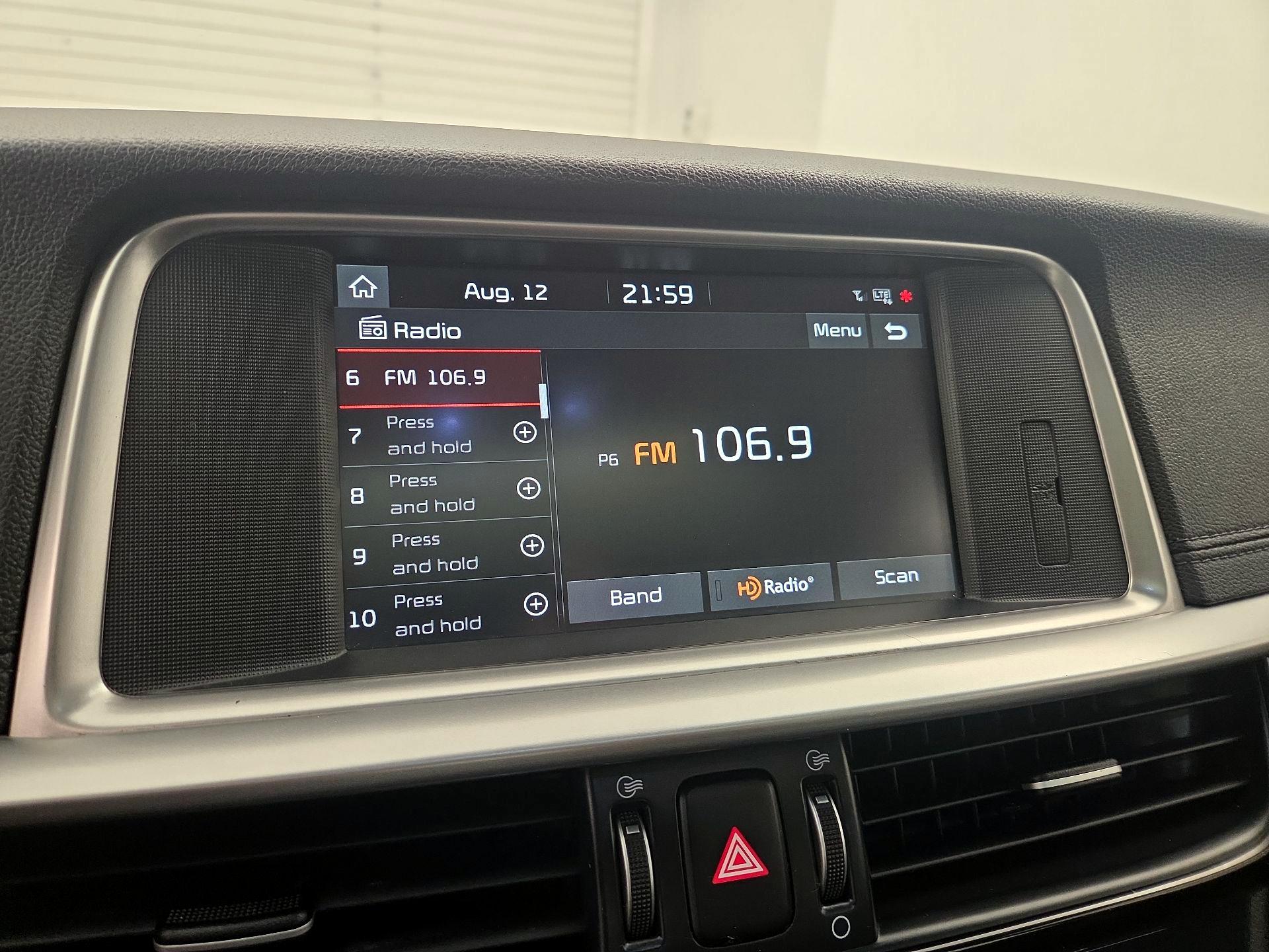 Thumbnail: 2019 Kia Optima - 16