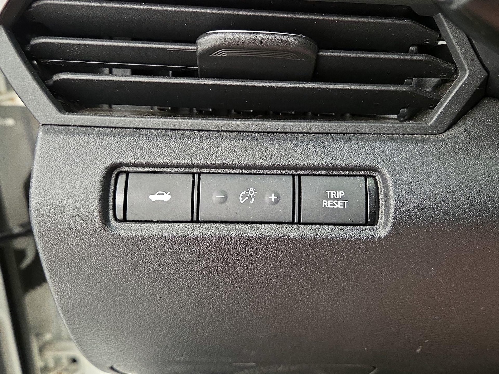 2020 Nissan Altima SR - Photo 14
