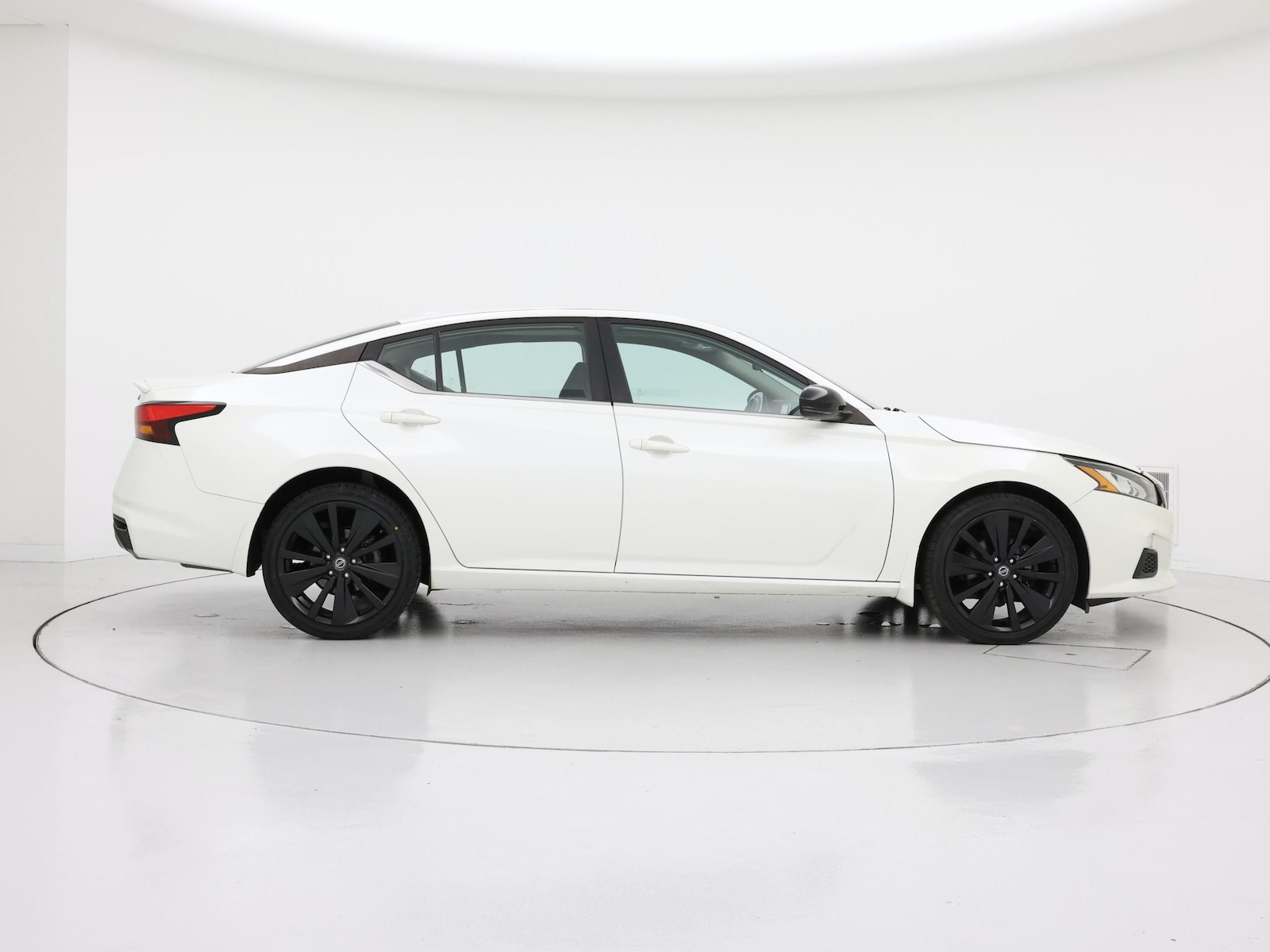 2020 Nissan Altima SR - Photo 8