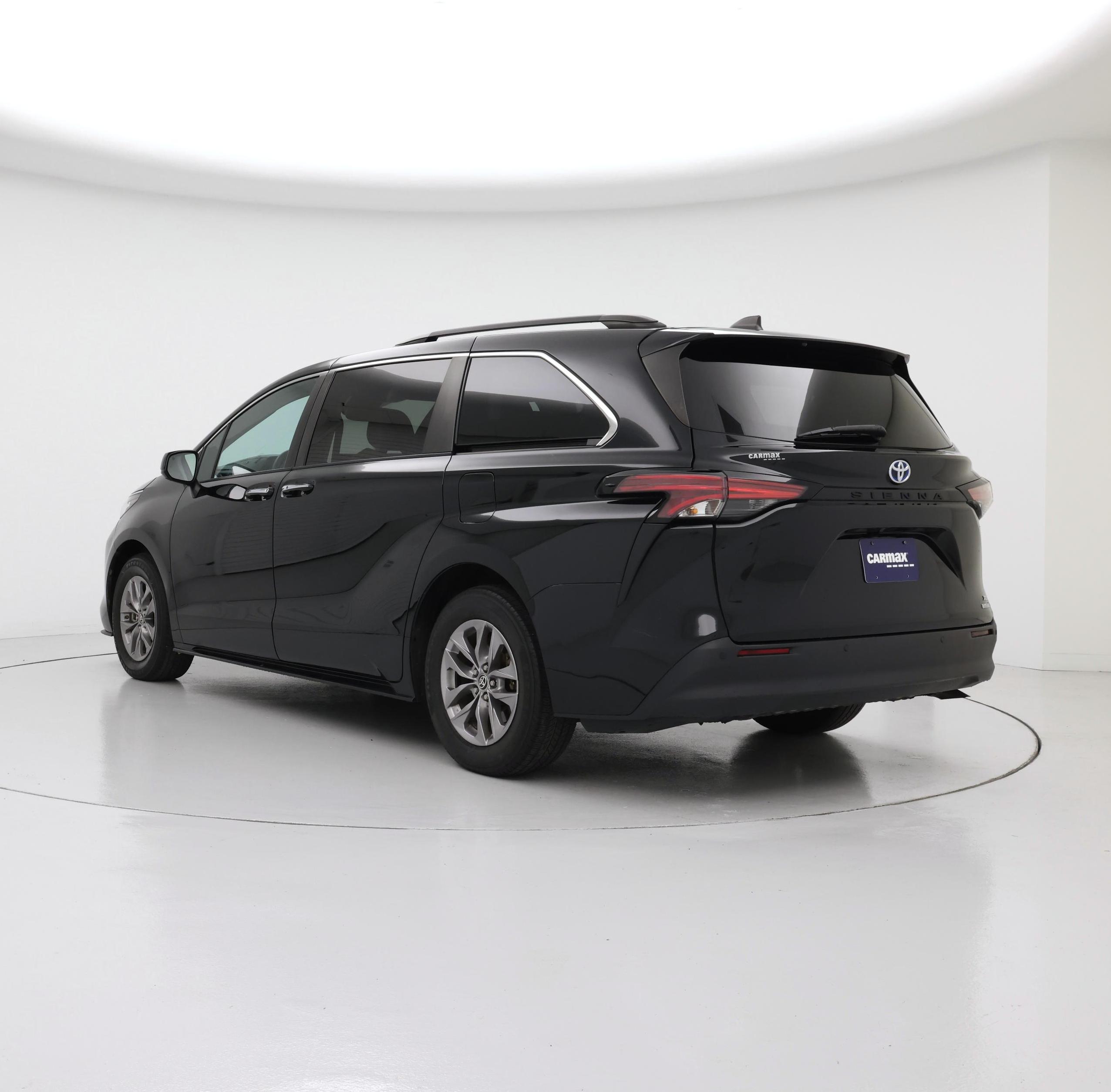 Thumbnail: 2021 Toyota Sienna - 2