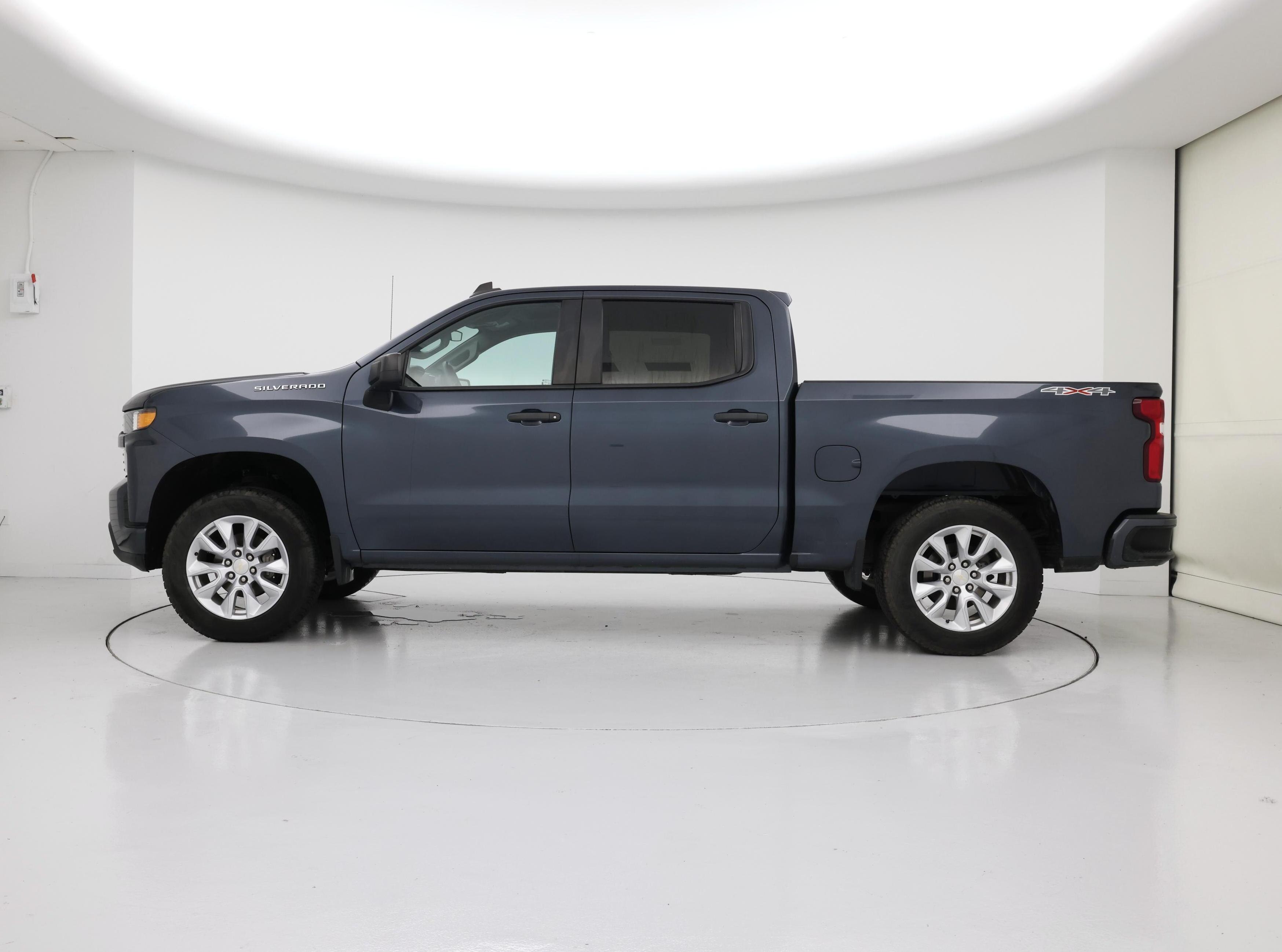 Thumbnail: 2020 Chevrolet Silverado 1500 - 3