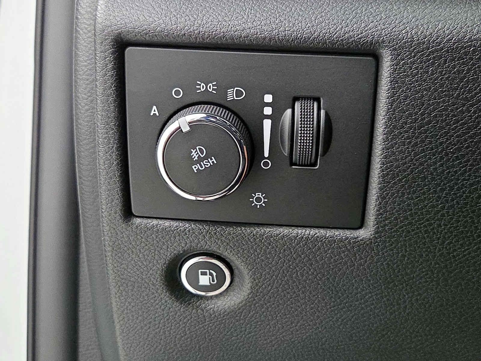 2017 Jeep Grand Cherokee Overland - Photo 14