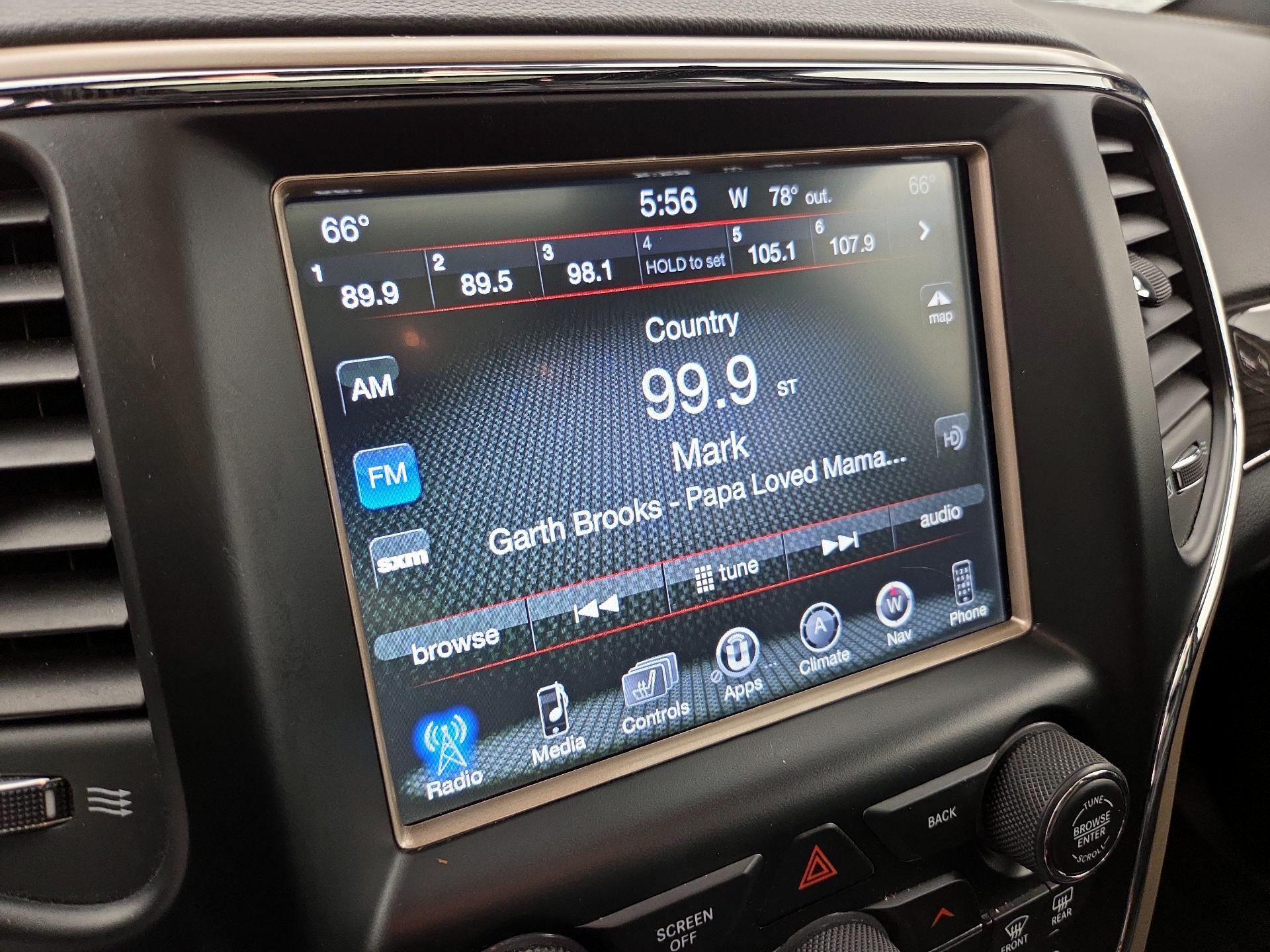 Thumbnail: 2017 Jeep Grand Cherokee - 16