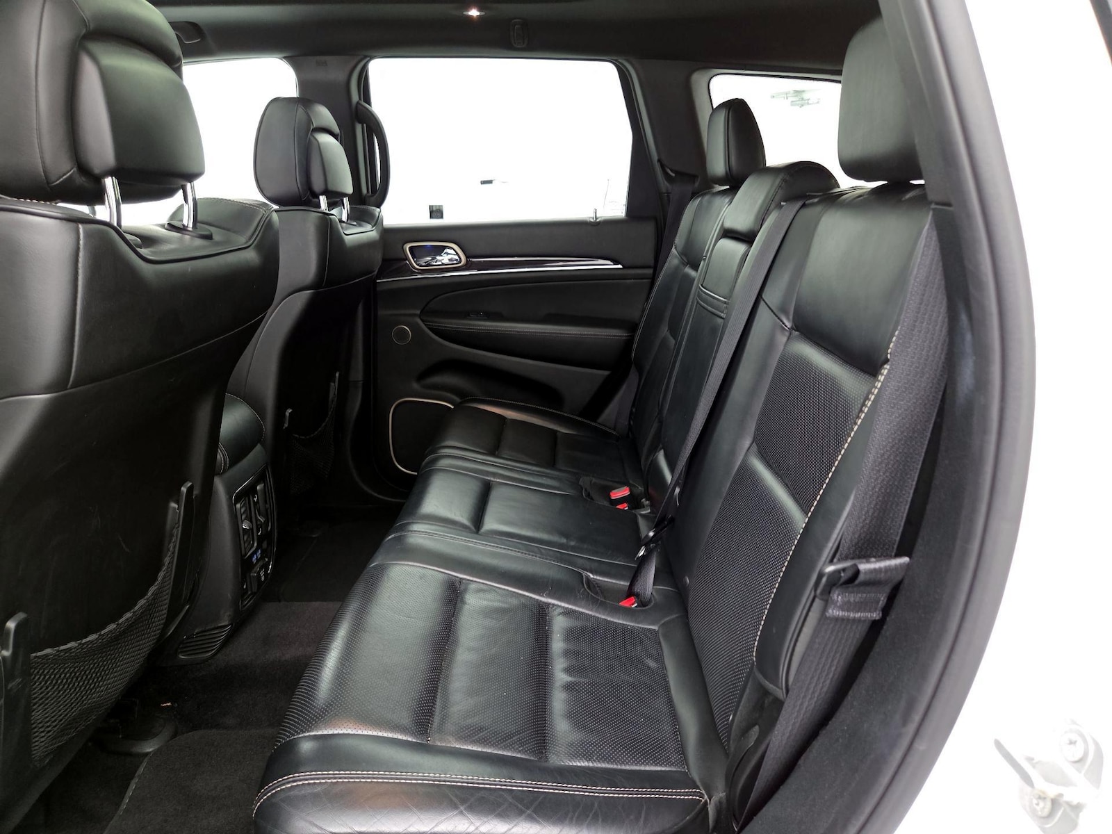 2017 Jeep Grand Cherokee Overland - Photo 22