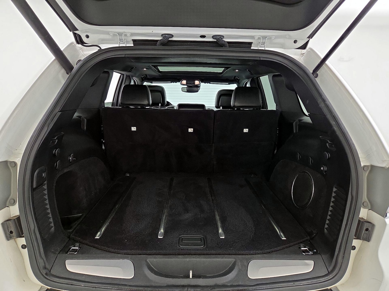 2017 Jeep Grand Cherokee Overland - Photo 23