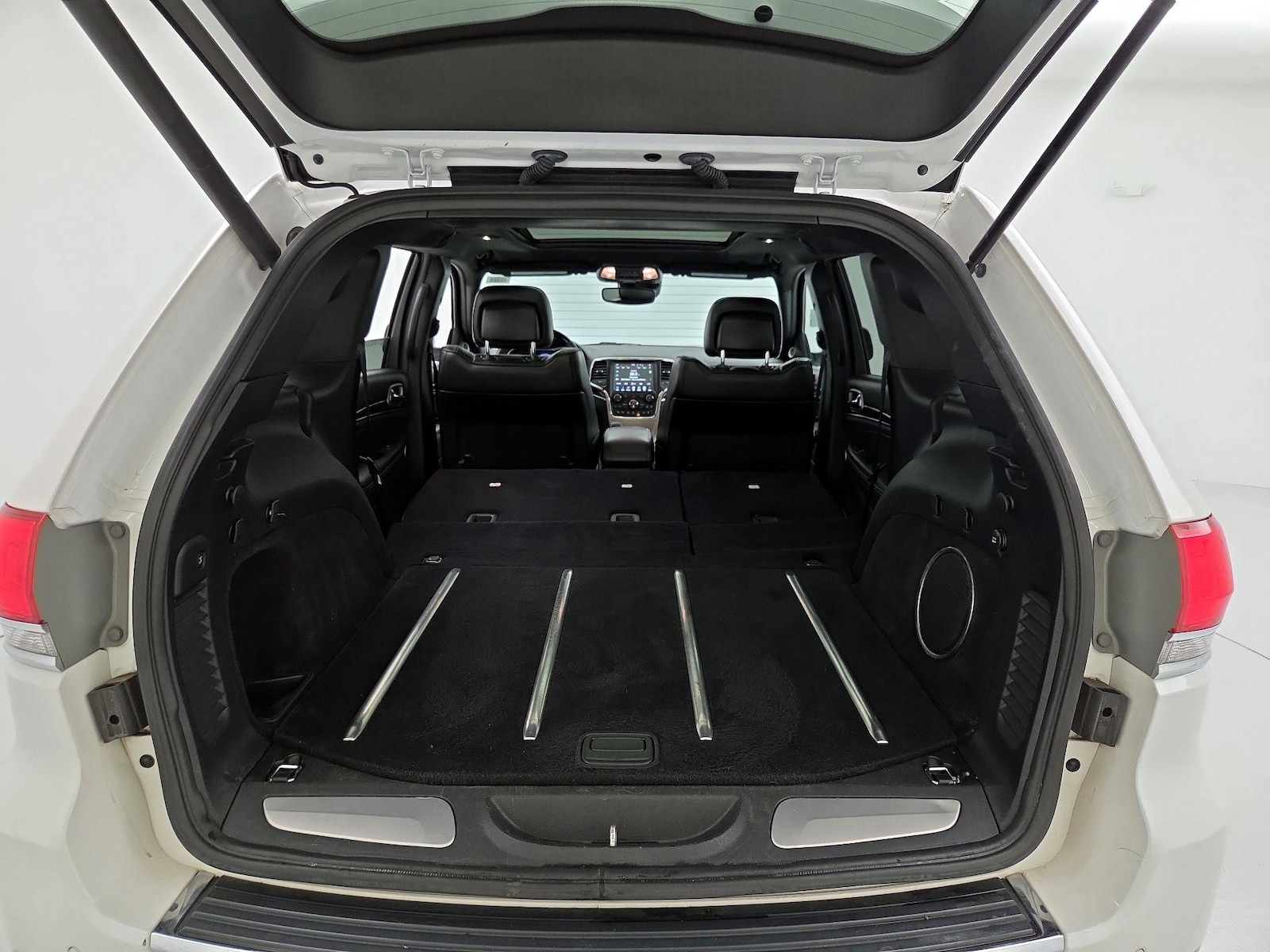 2017 Jeep Grand Cherokee Overland - Photo 24