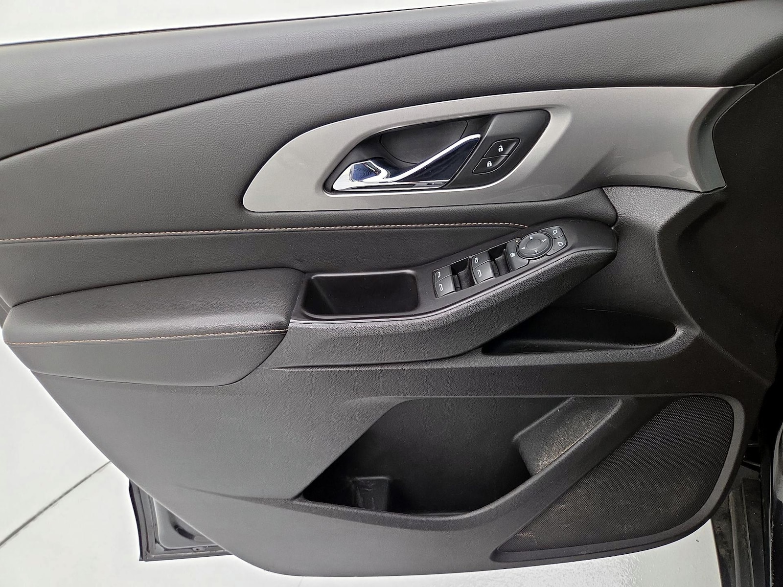 2019 Chevrolet Traverse LS - Photo 13