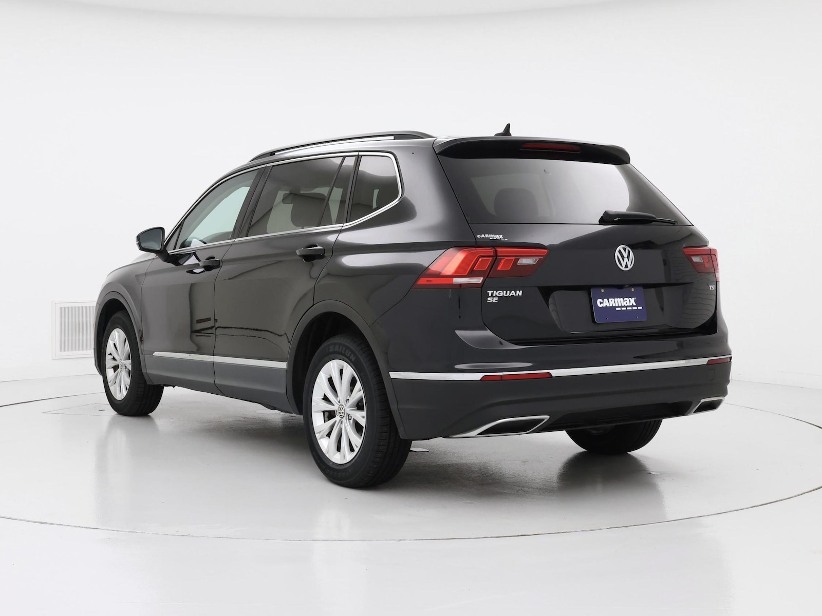 2018 Volkswagen Tiguan SE - Photo 3