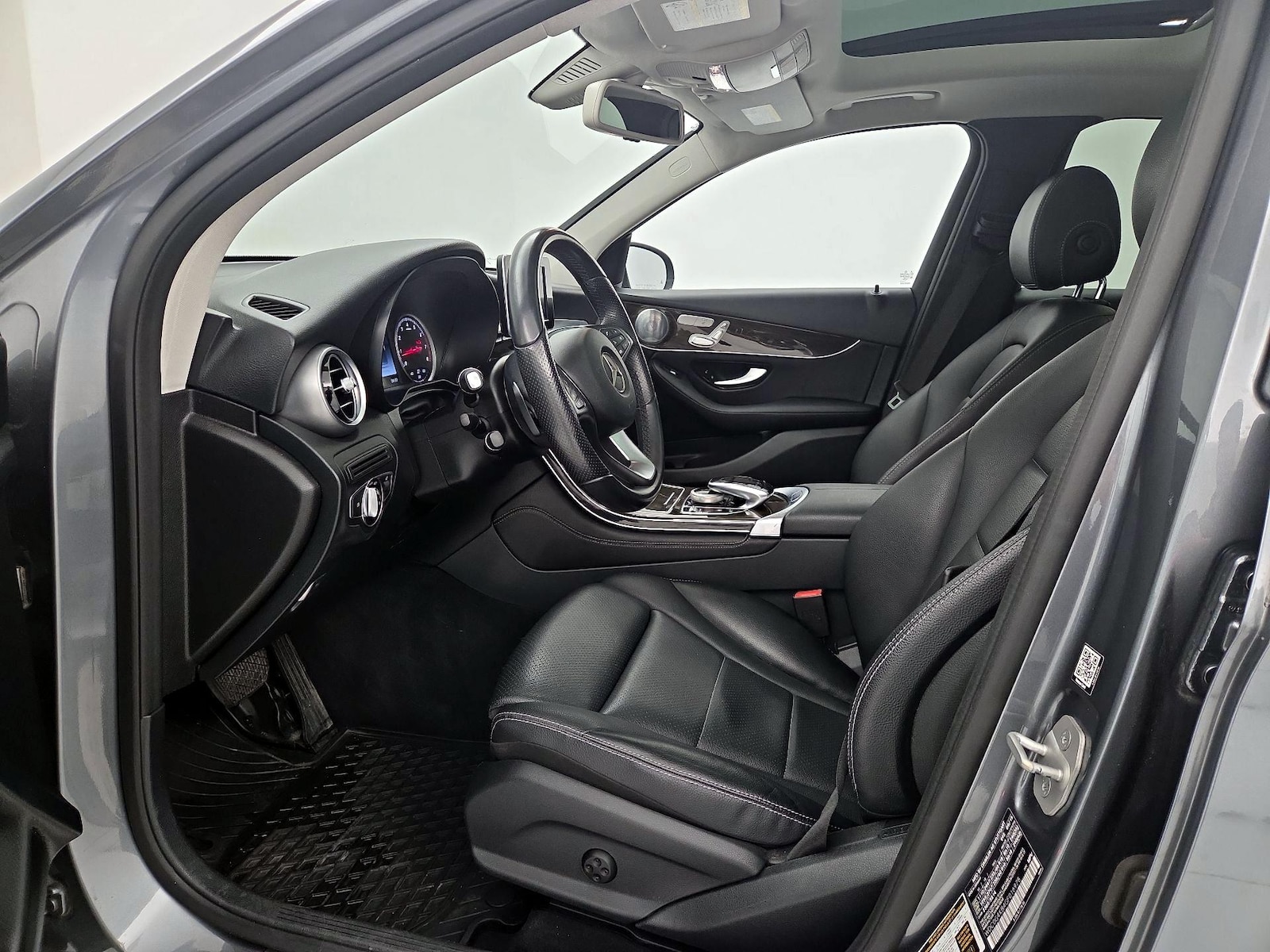 2016 Mercedes-Benz GLC GLC300 - Photo 12