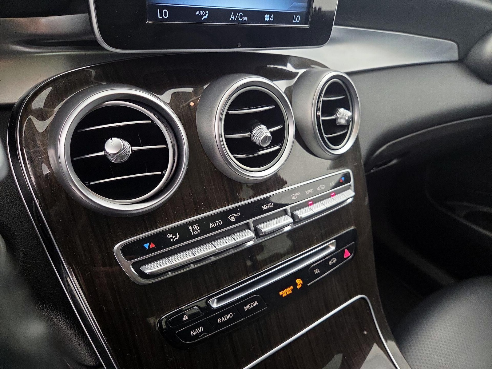 2016 Mercedes-Benz GLC GLC300 - Photo 17