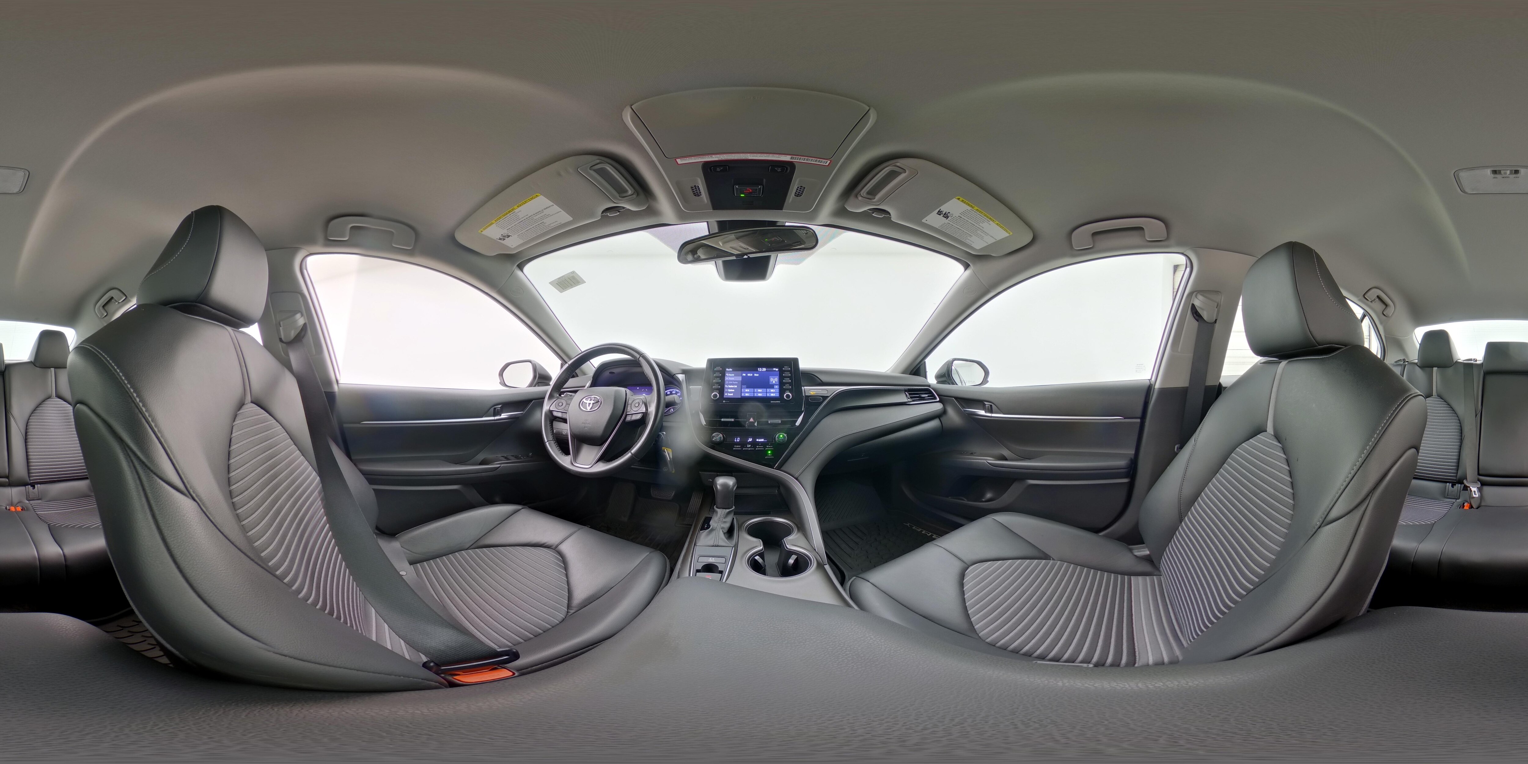 2021 Toyota Camry SE - Photo 24