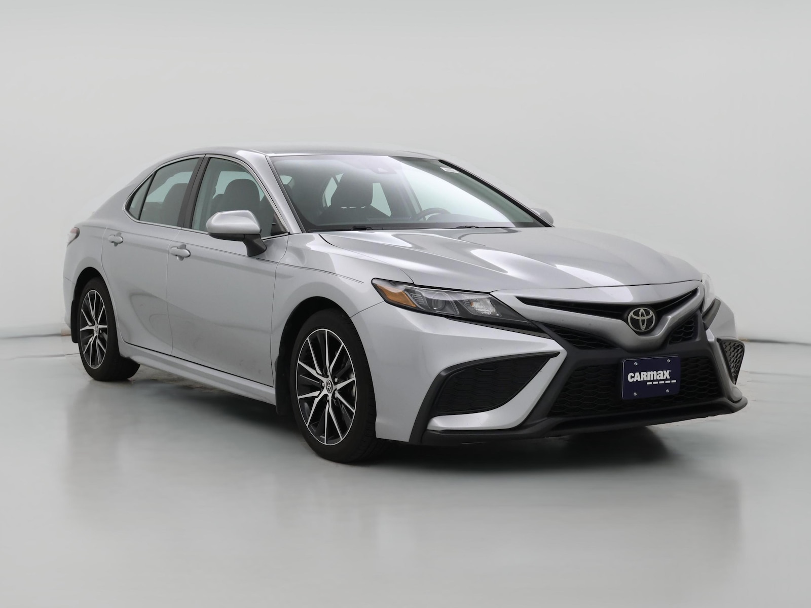 2021 Toyota Camry SE - Photo 1