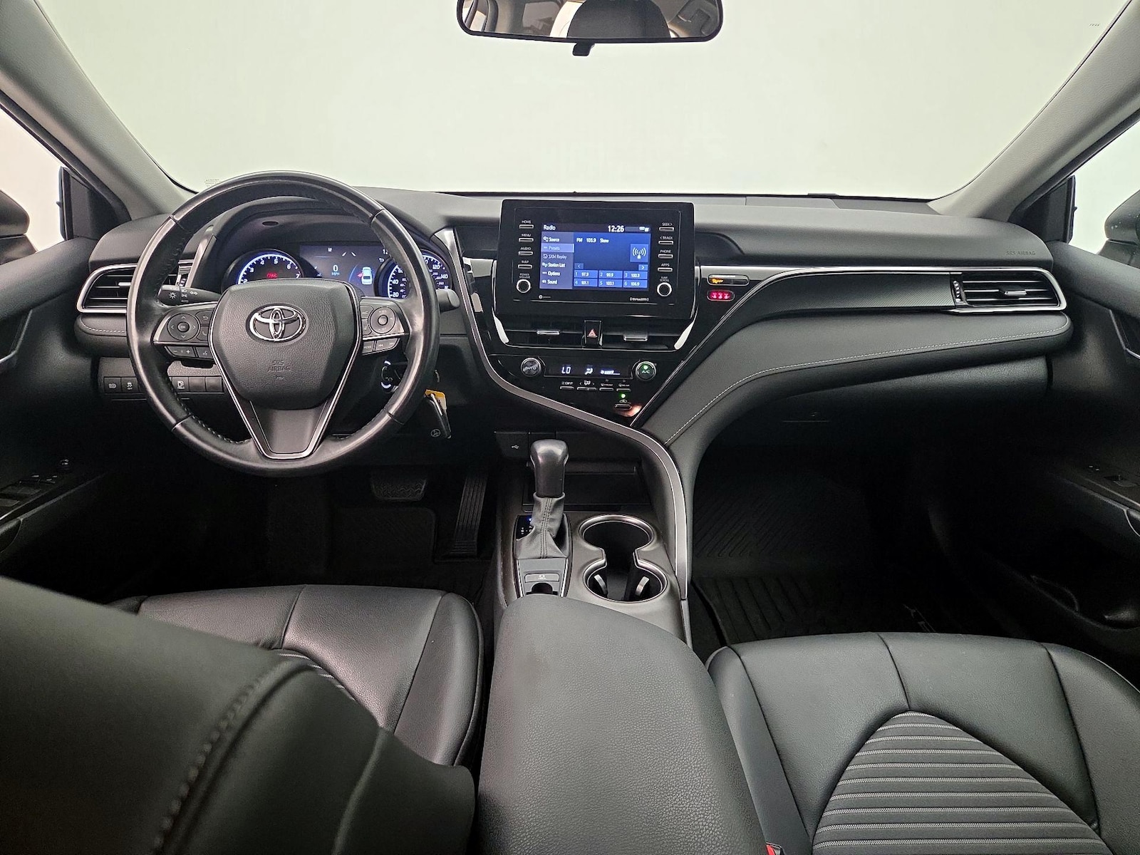 2021 Toyota Camry SE - Photo 10