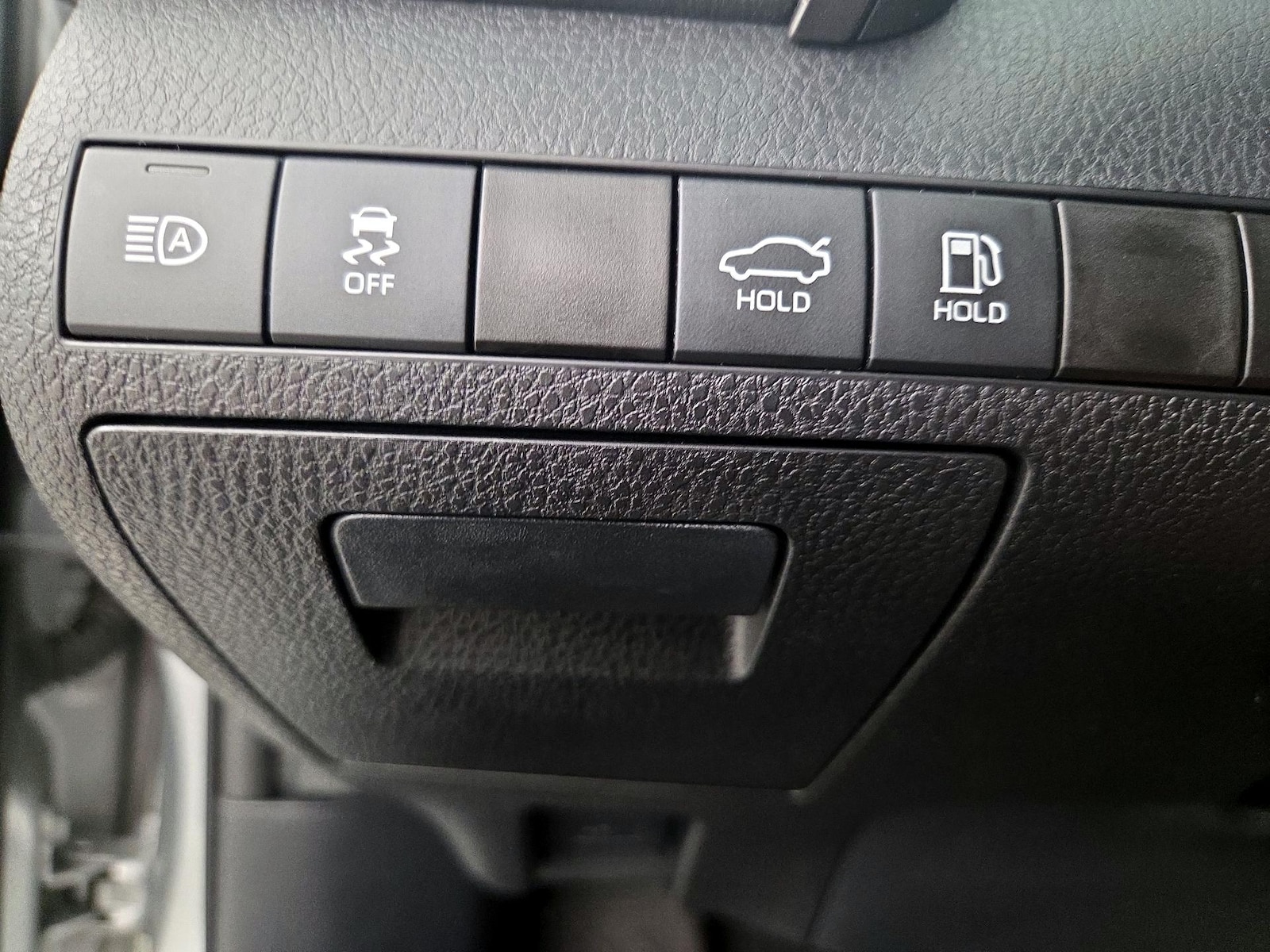2021 Toyota Camry SE - Photo 14